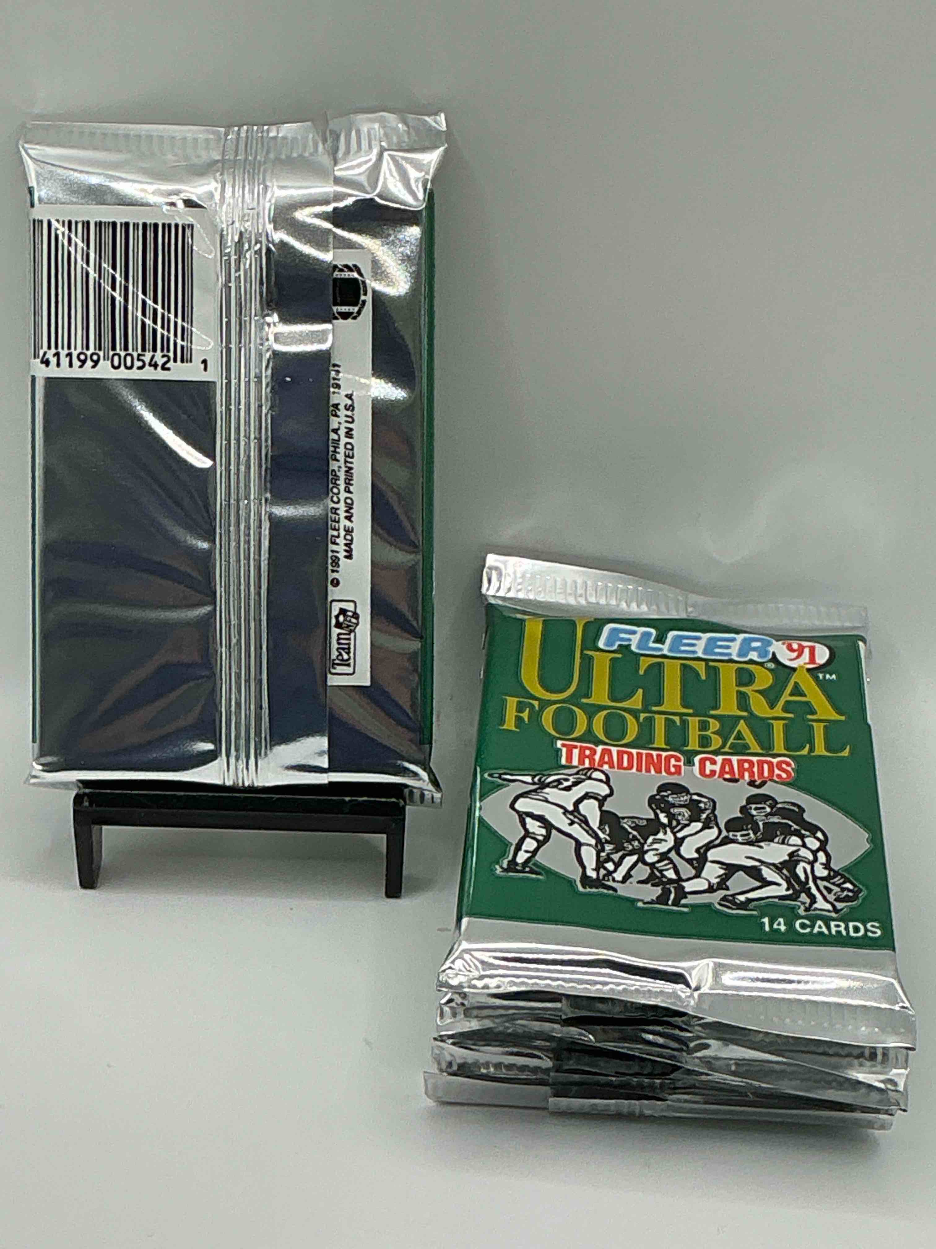 Condition photo showing New/Like New for Brett Favre Rookie!? 1991 Fleer ULTRA Unopened Packs Straight From Original Box!Search For Brett Favre Rookie & Other Valuable Cards From Joe Montana Emmitt Smith & Barry Sanders!