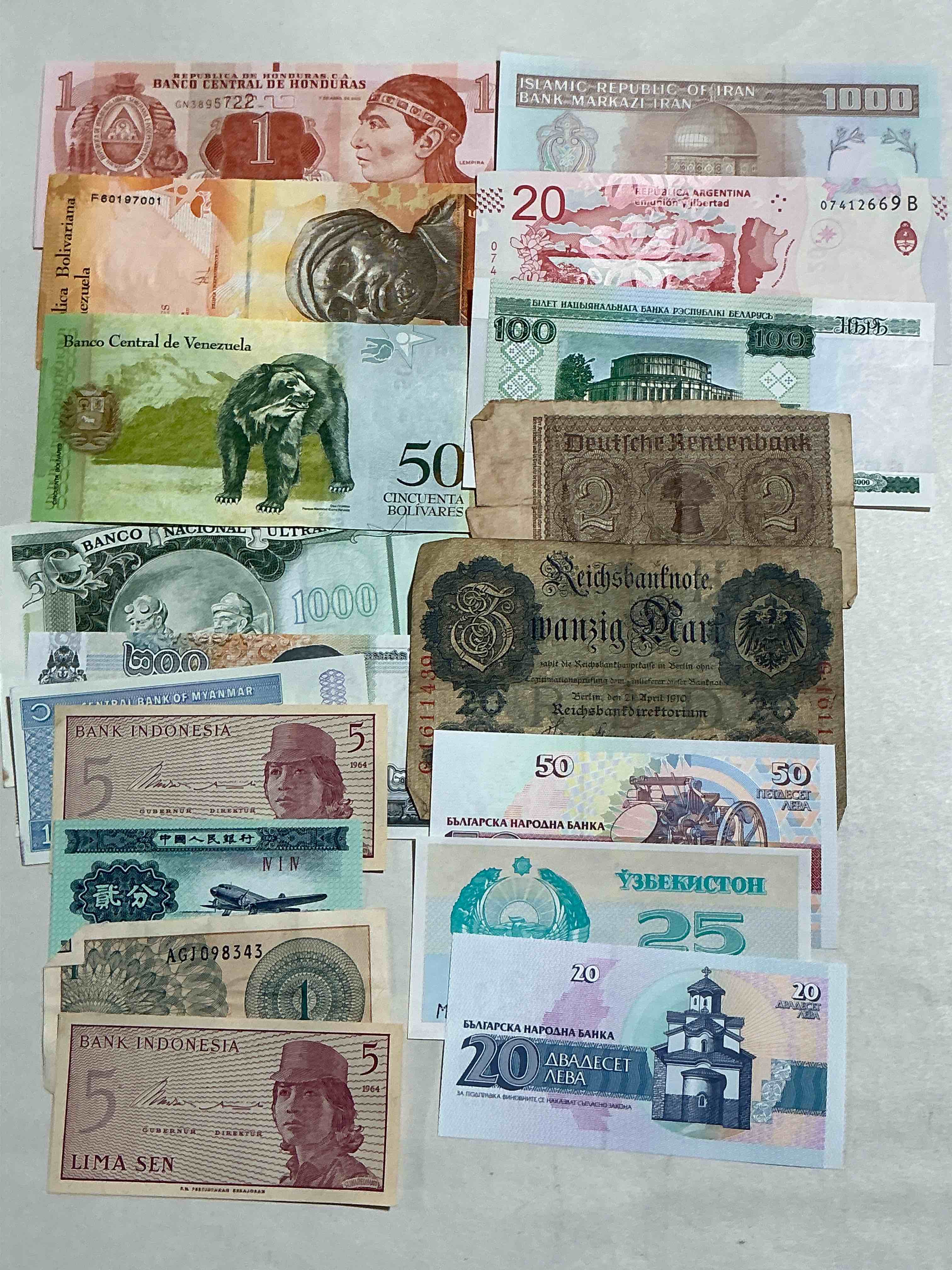 World Antique & Vintage Authentic Paper Money! Genuine Paper Currency From Around The World, All Bills Unique & Typically Span The Last 100 Years Or So! In Circulated & Uncirculated Condition! Impossible To Collect! 