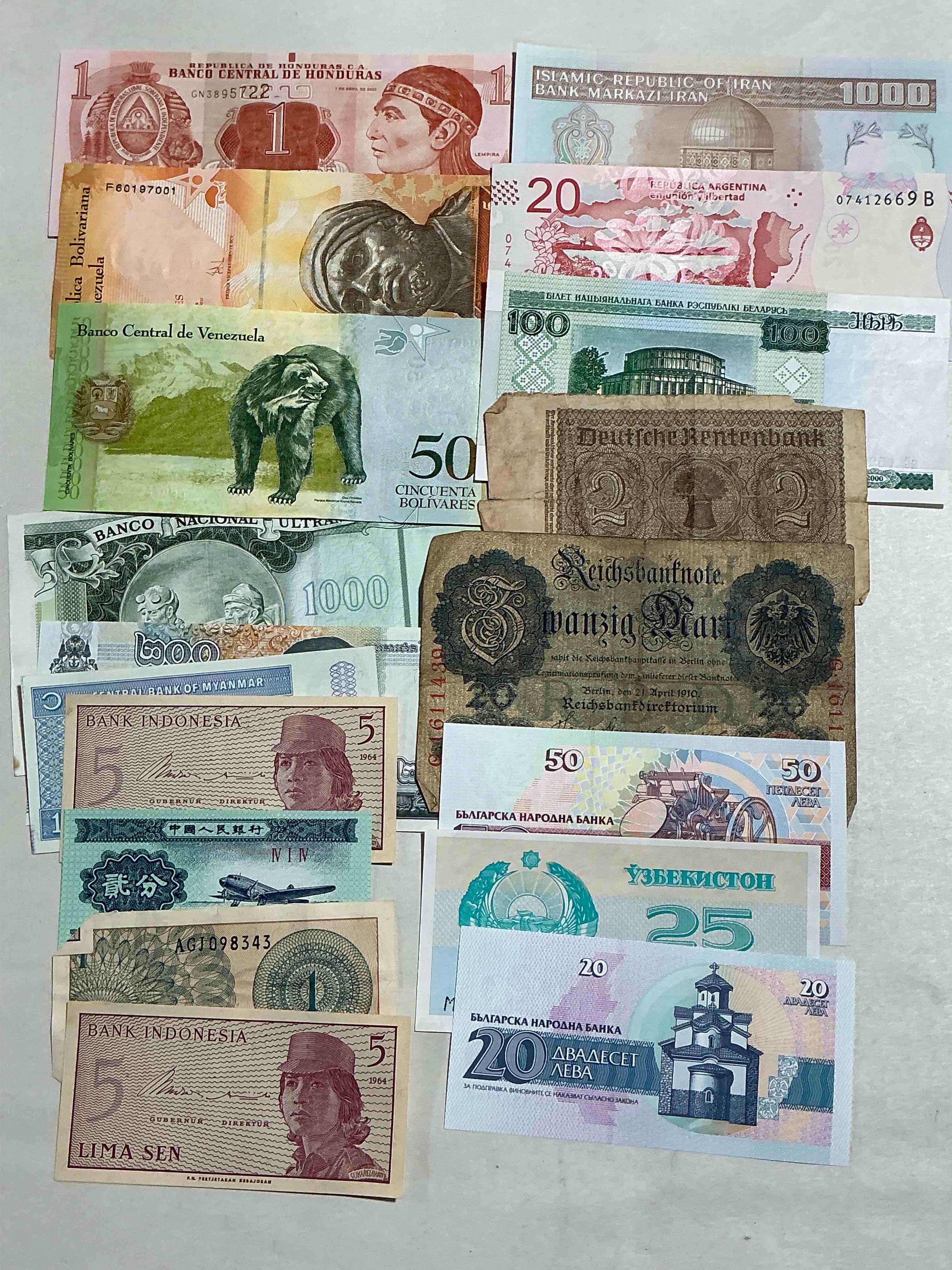 Condition photo showing Good Condition for World Antique & Vintage Authentic Paper Money! Genuine Paper Currency From Around The World, All Bills Unique & Typically Span The Last 100 Years Or So! In Circulated & Uncirculated Condition! Impossible To Collect! 