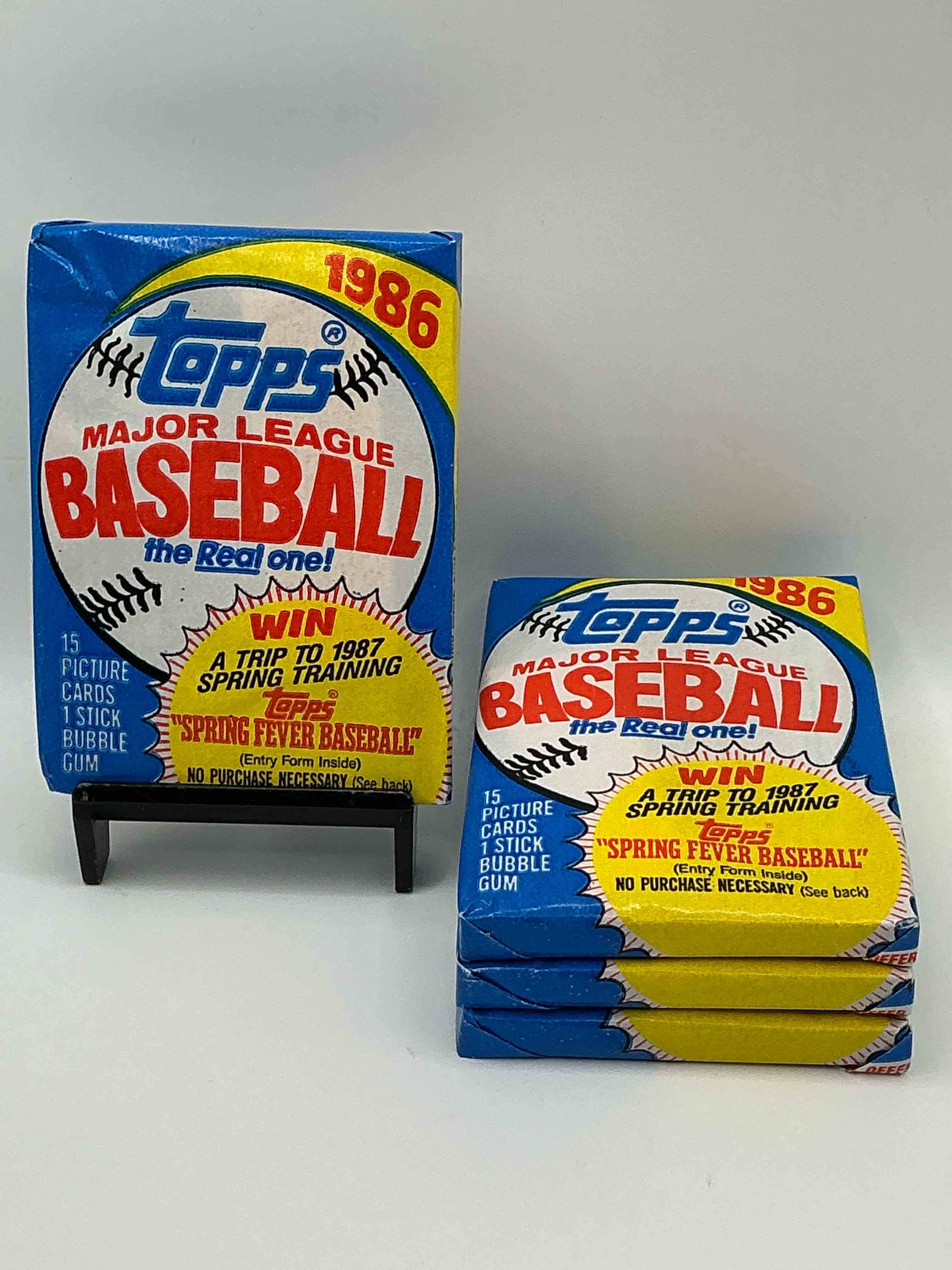 wow! super rare! 1986 topps baseball unopened wax pack, direct from original retail case! impossible to find! search for jose canseco's earliest rookie #649 (psa 10 $325 value), nolan ryan #310 (psa 10 $175 value), don mattingly #109 (psa 10 $175 value), cecil fielder rookie & way too many valuable cards to list incredibly hard to get, excellent condition!