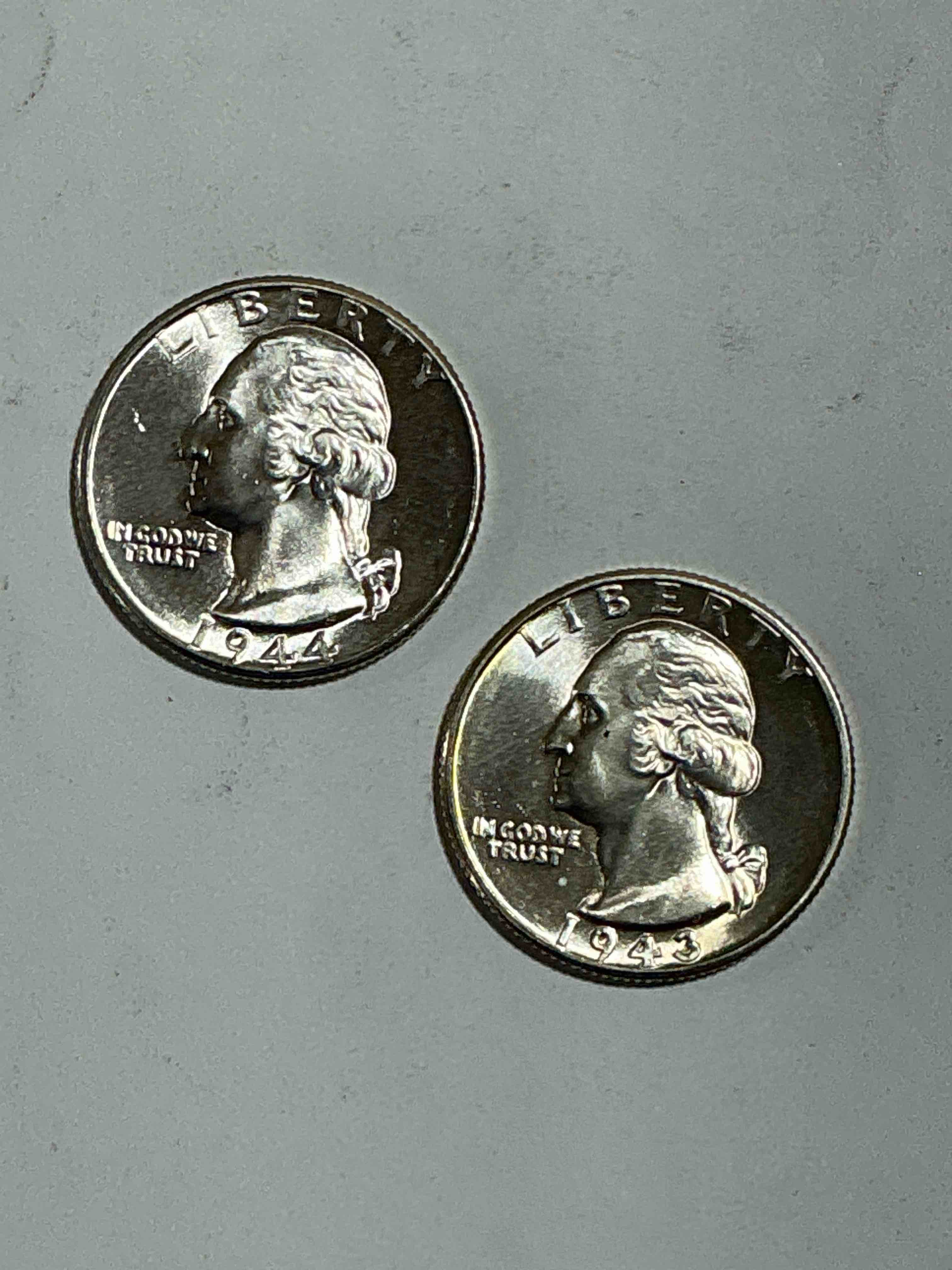 george washington brilliant uncirculated world war ii silver! pre 1965 u.s. quarter dollar coins were actually silver, here are great examples of awesome, pristine george washington silver quarters, stunning & circulated! rare mints! great for investing in precious metals! these coins were minted at 90% silver and 10% copper, giving them a net weight of .18084 ounces of pure silver per coin! very hard to find, stunning! invest in fine u.s. silver!