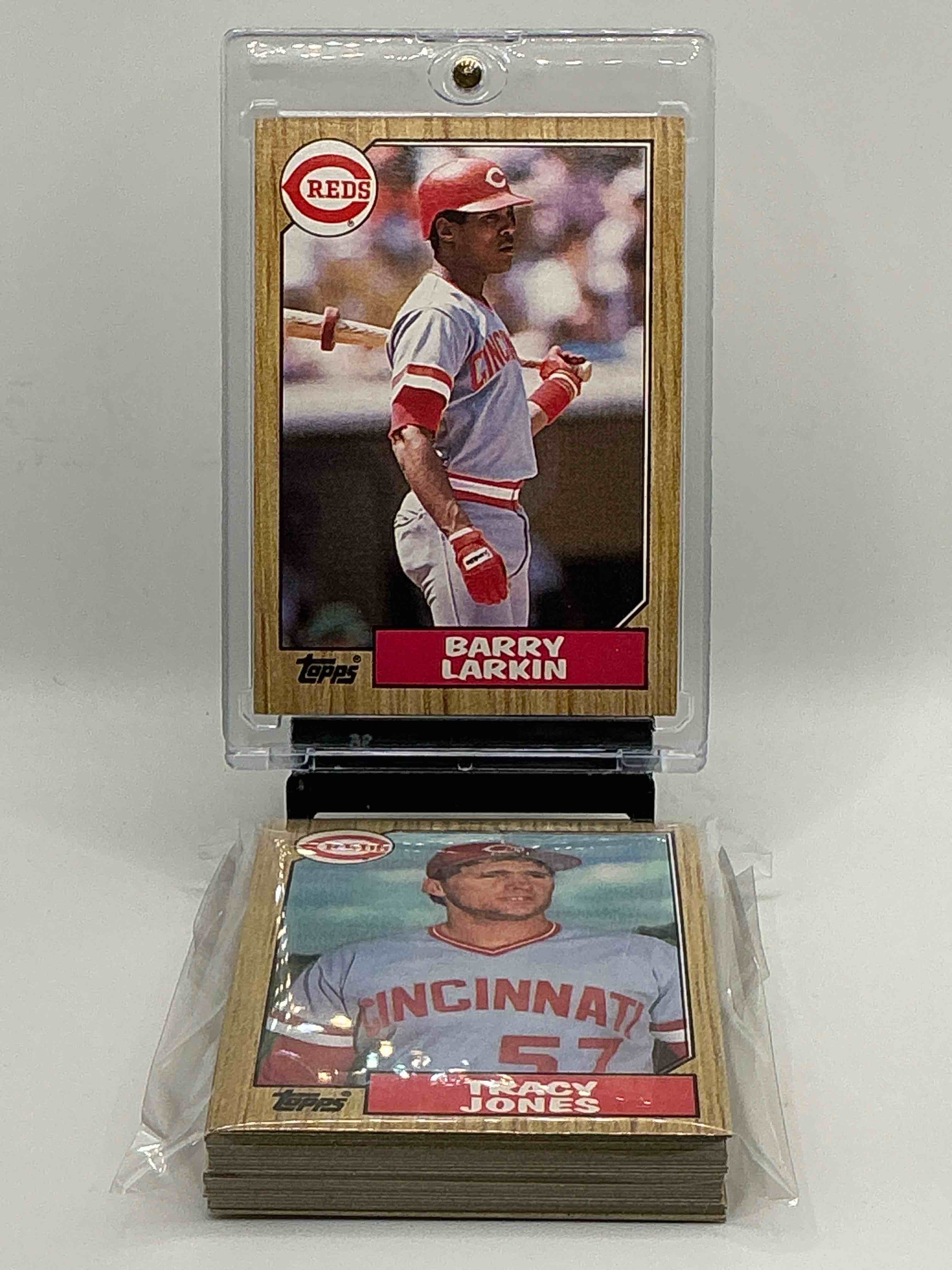 1987 Topps Baseball REDS Complete Set! 28 Card Reds Set, Including Pete Rose Card! Legends Like Pete Rose, Eric Davis & So Many More!