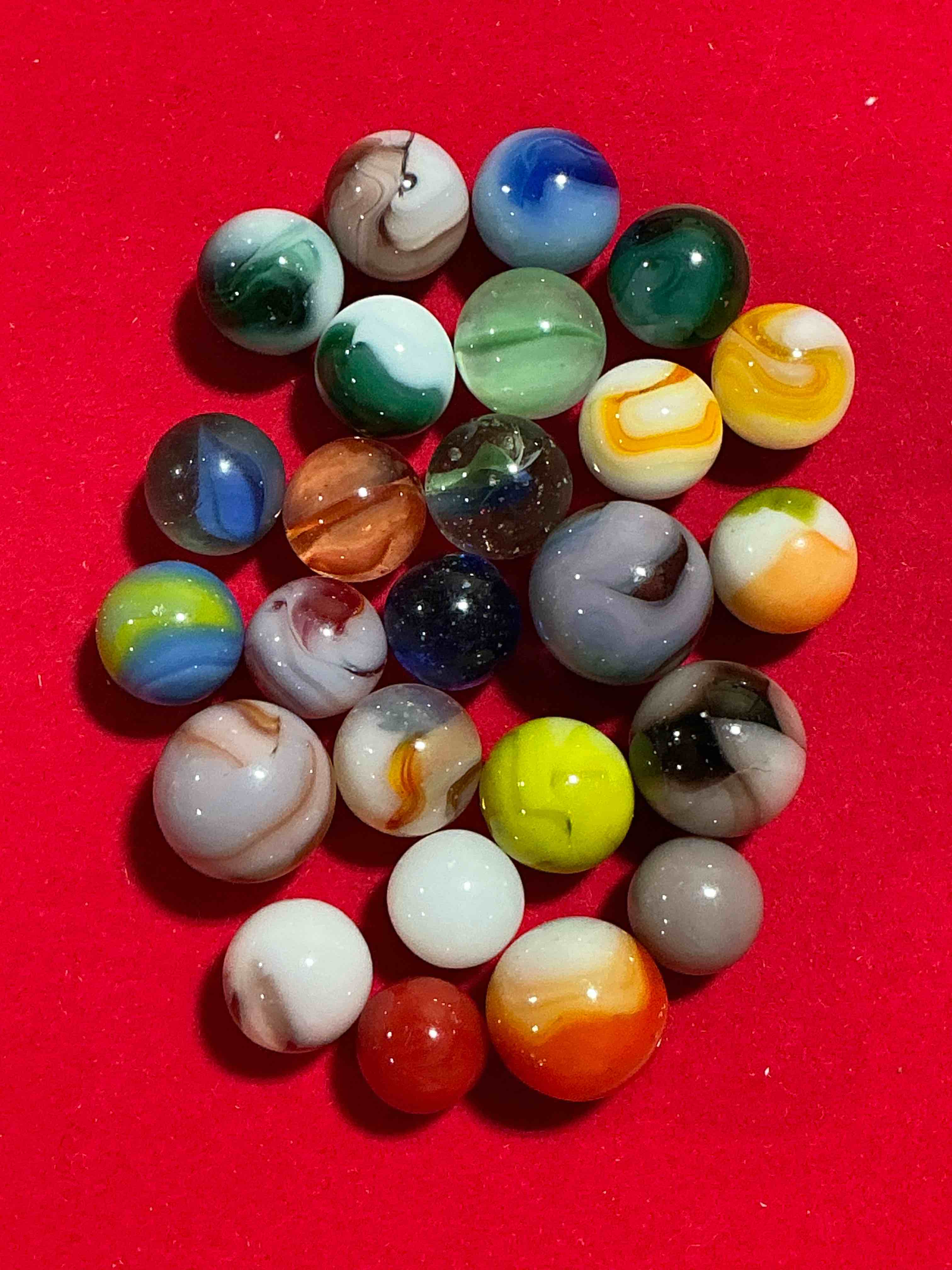 Antique Glass Marbles! Genuine Stunning Marbles Lot, All Marbles Made Between The Years 1925-1965 & Made With Uranium! Many Are Great Depression Era & Even Earlier! Gorgeous, Authentic Pieces Of History!  