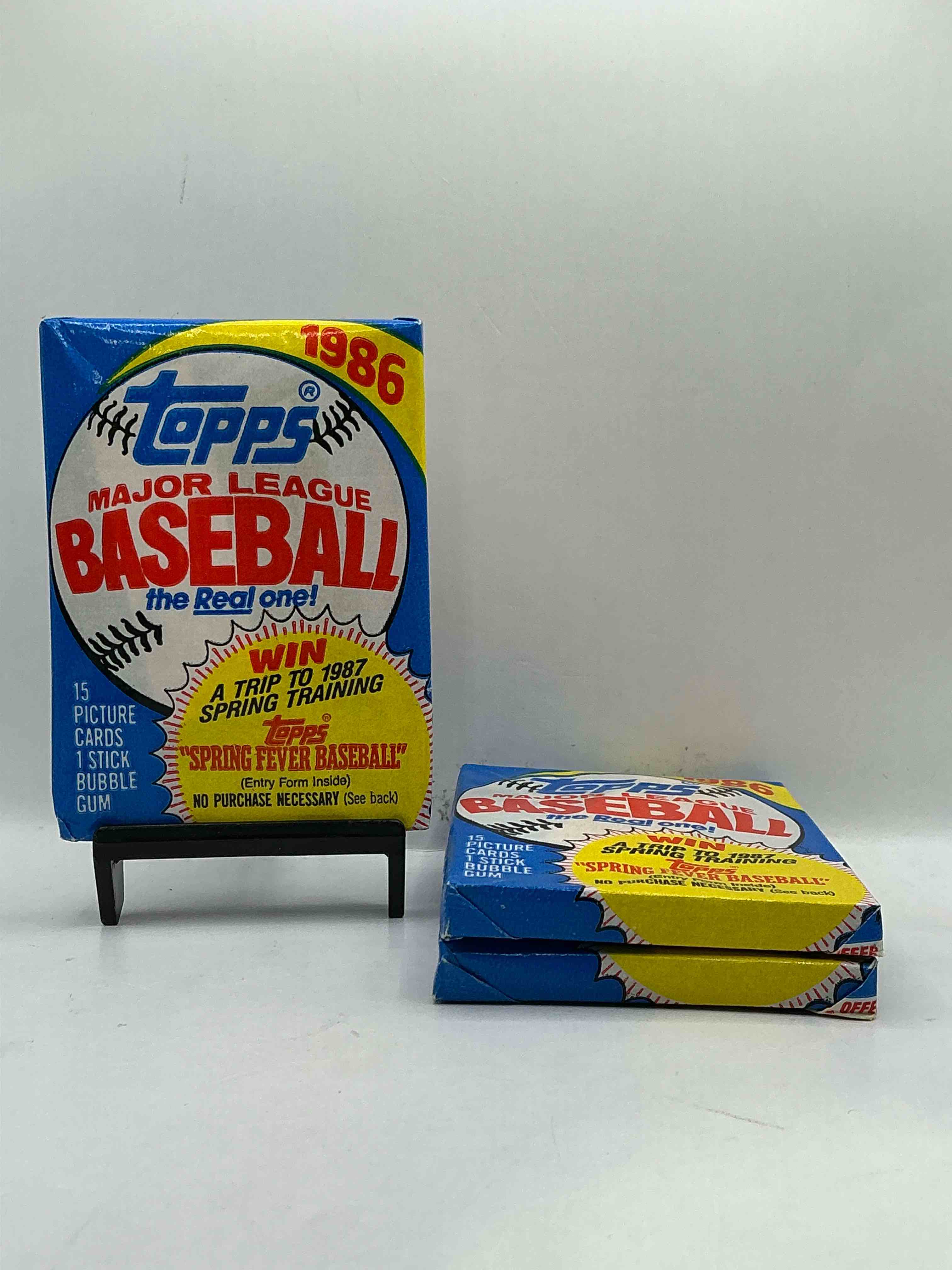 Wow! Super Rare! 1986 Topps Baseball Unopened Wax Pack, Direct From Original Retail Case! Impossible To Find! Search For Jose Canseco's Earliest Rookie #649 (PSA 10 $325 Value), Nolan Ryan #310 (PSA 10 $175 Value), Don Mattingly #109 (PSA 10 $175 Value), Cecil Fielder Rookie & Way Too Many Valuable Cards To List Incredibly Hard To Get, Excellent Condition!