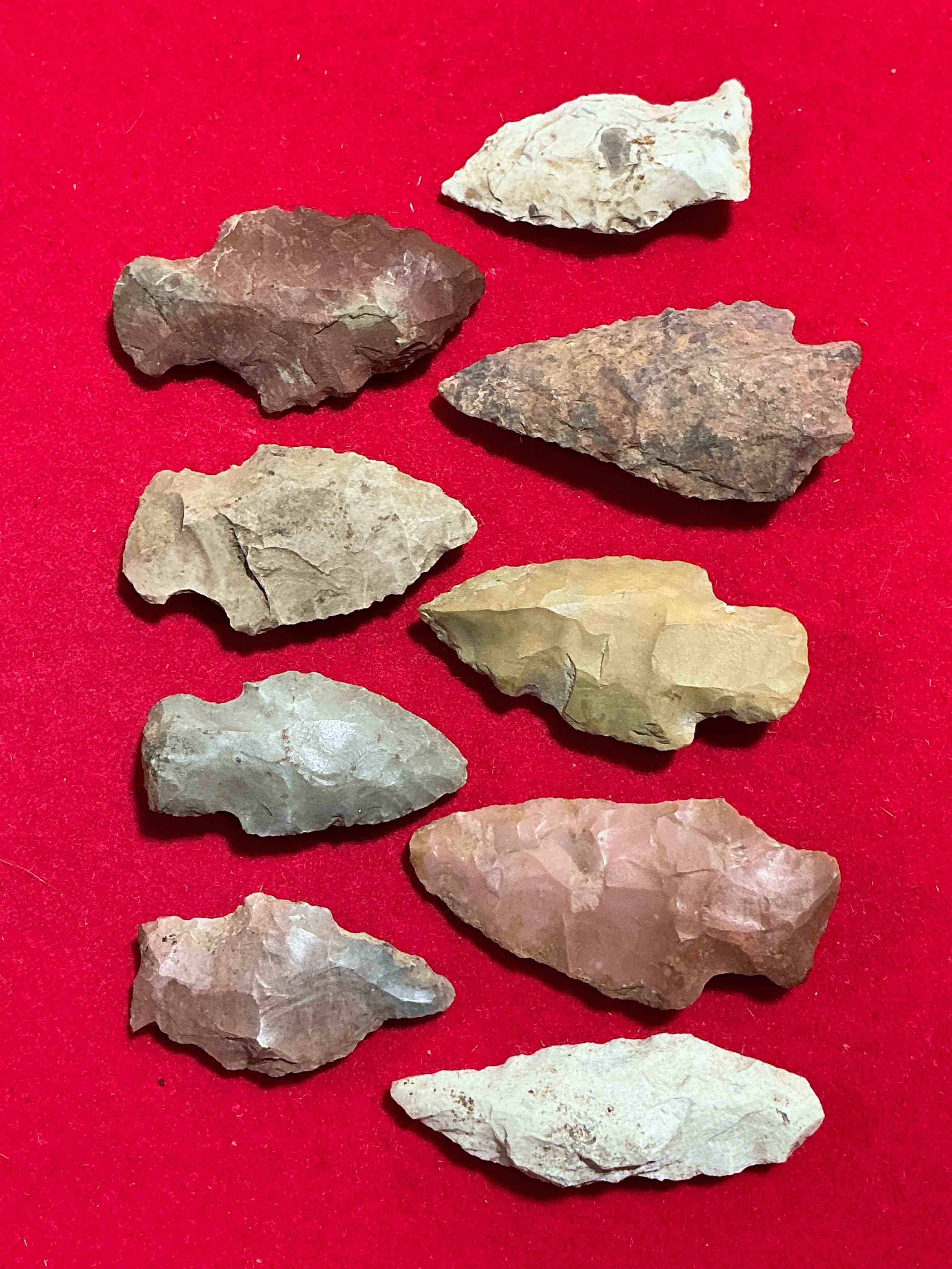 authentic ancient arrowheads! genuine indian arrowheads collected from native american indian sites primarily in northern alabama! arrowheads most likely from the chickasaw & cherokee tribes native to southeast america! own genuine, authentic, native american arrowheads! (dime used in picture for size reference only, not included)