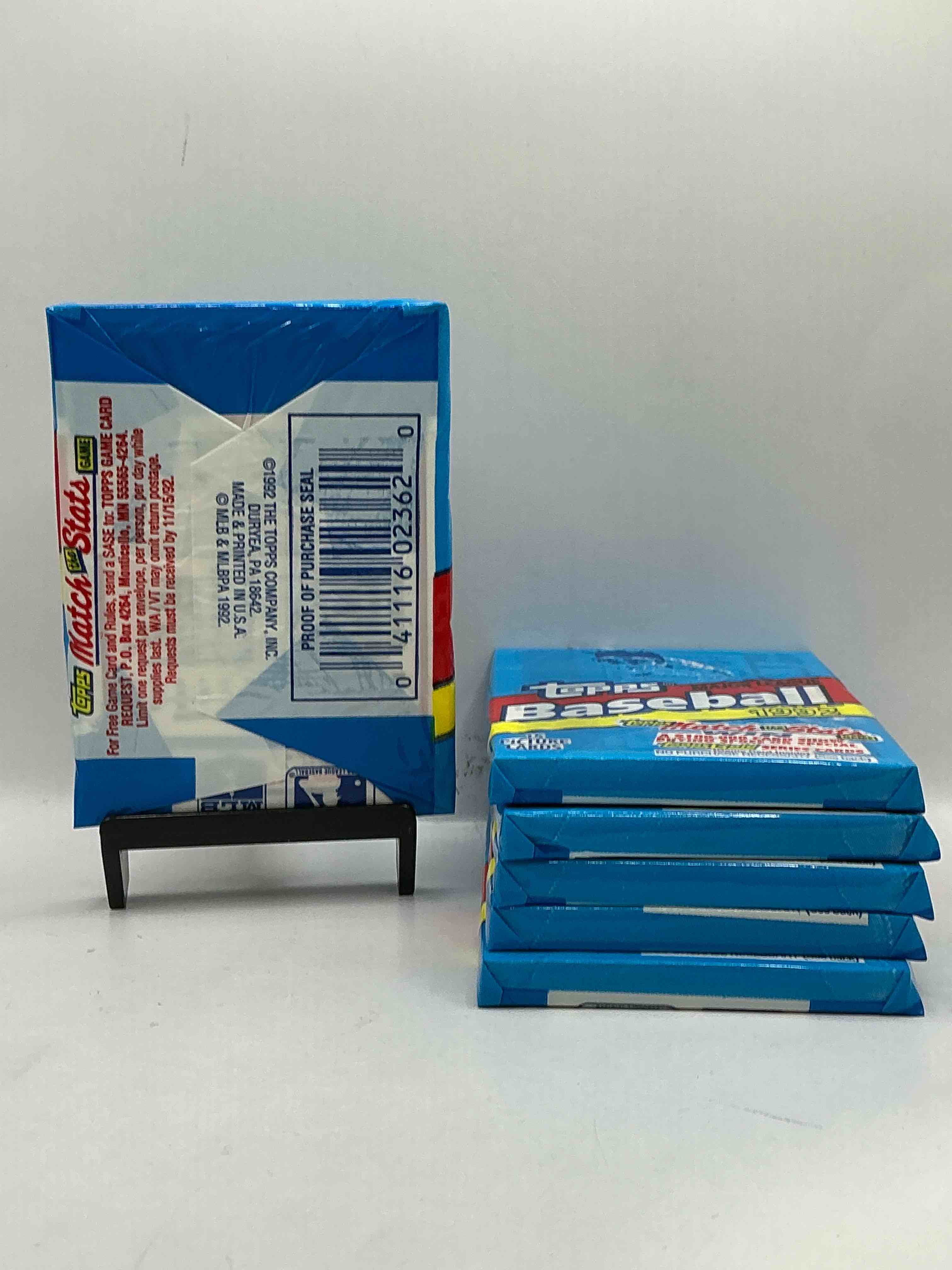 Condition photo showing New/Like New for 1992 Topps Baseball Gold! Rare 15 Cards Per Pack, With The Possibility For Some BIG Names Inside! Search For Nolan Ryan, Ken Griffey Jr, Don Mattingly & More!Crazy 1992 Topps Baseball Gold!