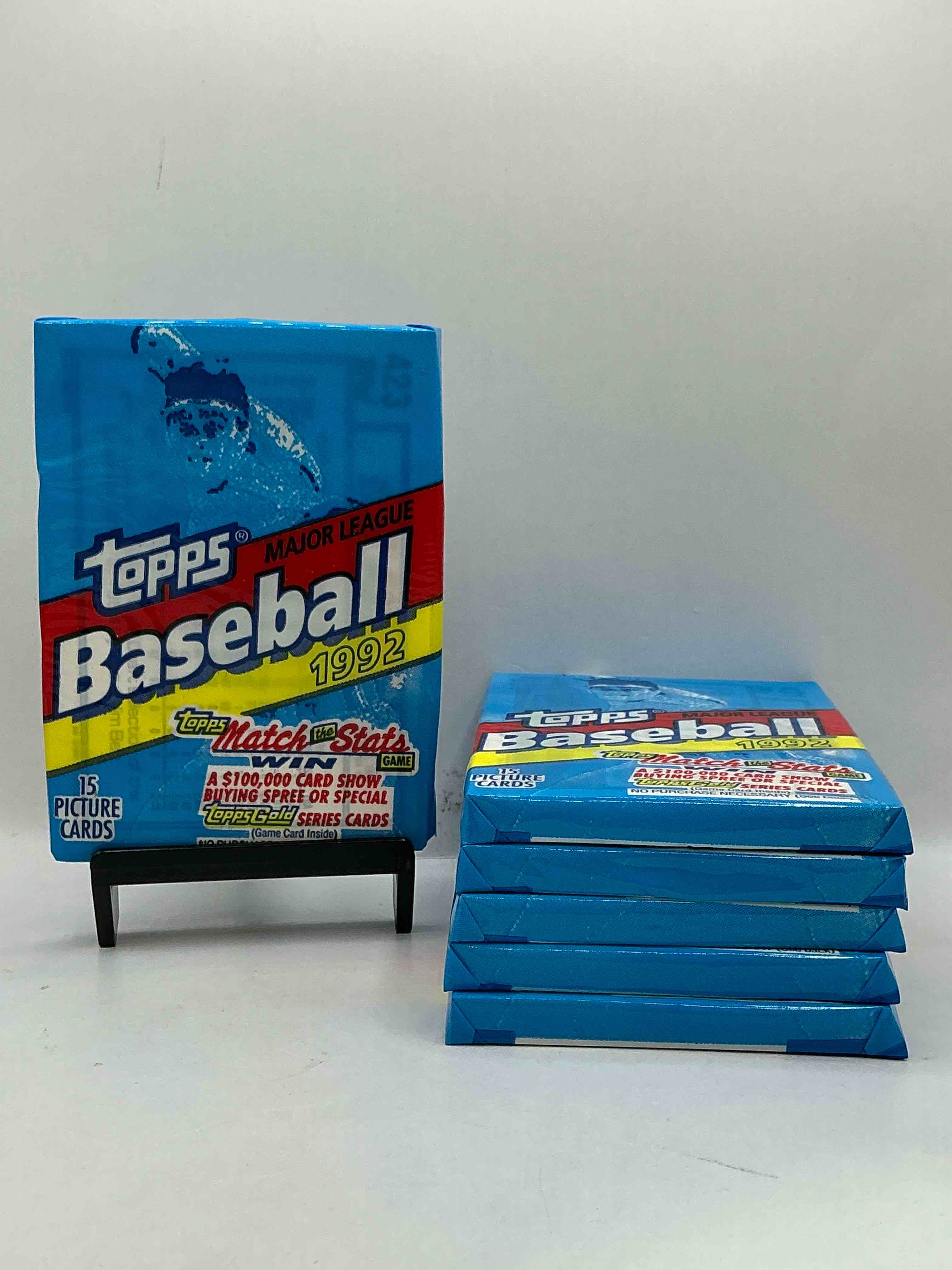 1992 topps baseball gold! rare 15 cards per pack, with the possibility for some big names inside! search for nolan ryan, ken griffey jr, don mattingly & more!crazy 1992 topps baseball gold!
