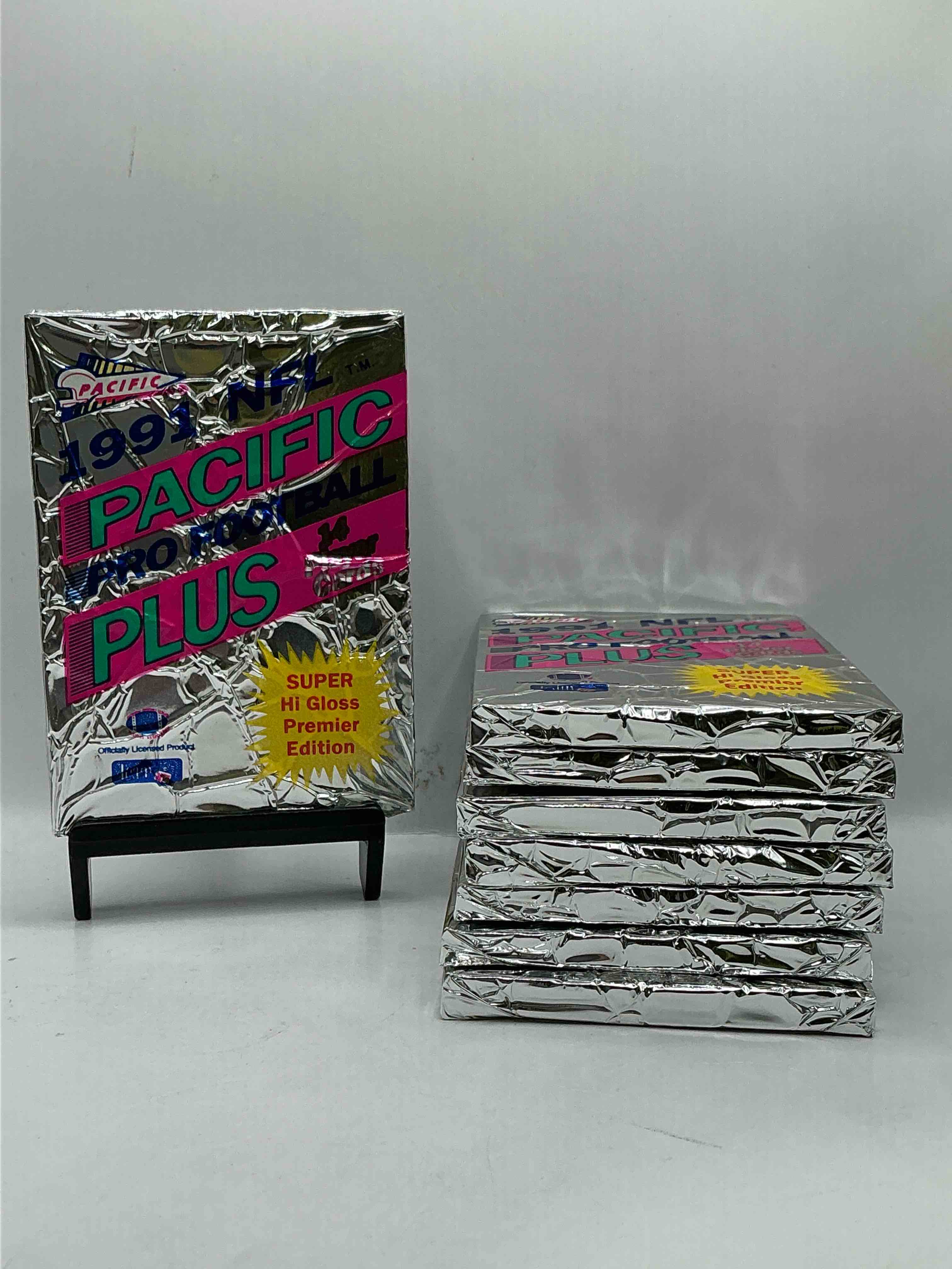 1991 pacific football, something you hardly ever see! pacific footbell sealed card pack, direct from original retail case. search for brett favre rookie, barry sanders, jerry rice & so much more! hard to find!
