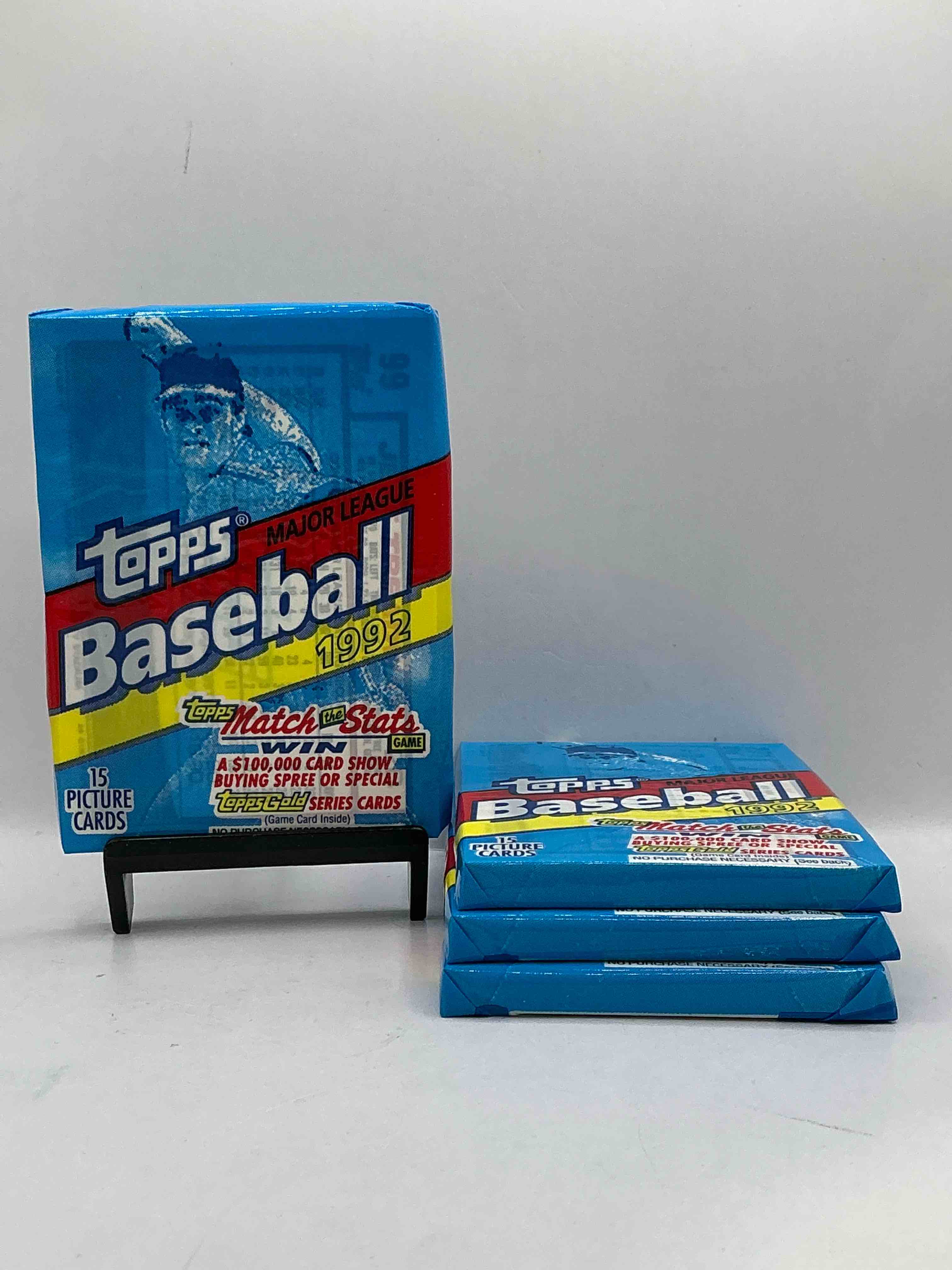 1992 topps baseball gold! rare 15 cards per pack, with the possibility for some big names inside! search for nolan ryan, ken griffey jr, don mattingly & more!crazy 1992 topps baseball gold!