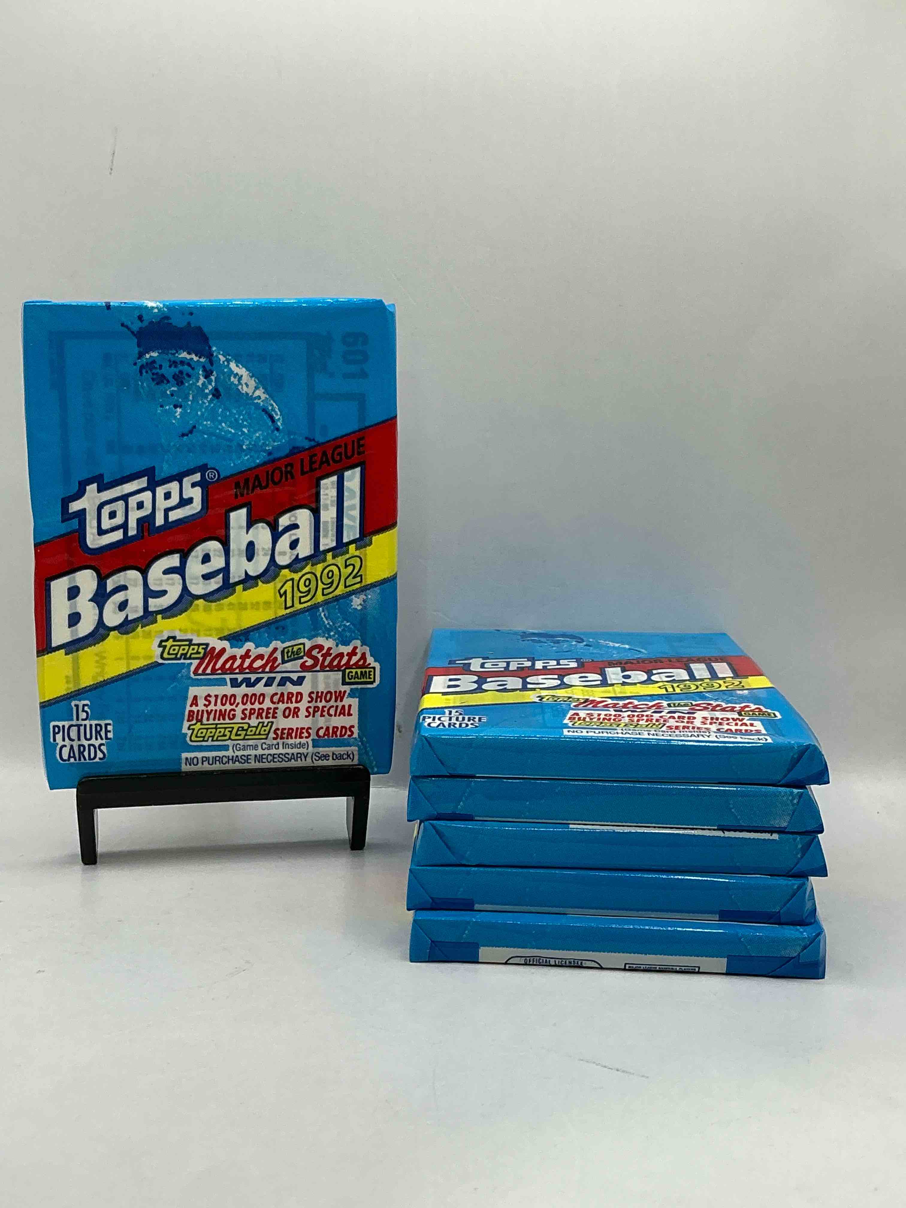 1992 topps baseball gold! rare 15 cards per pack, with the possibility for some big names inside! search for nolan ryan, ken griffey jr, don mattingly & more!crazy 1992 topps baseball gold!