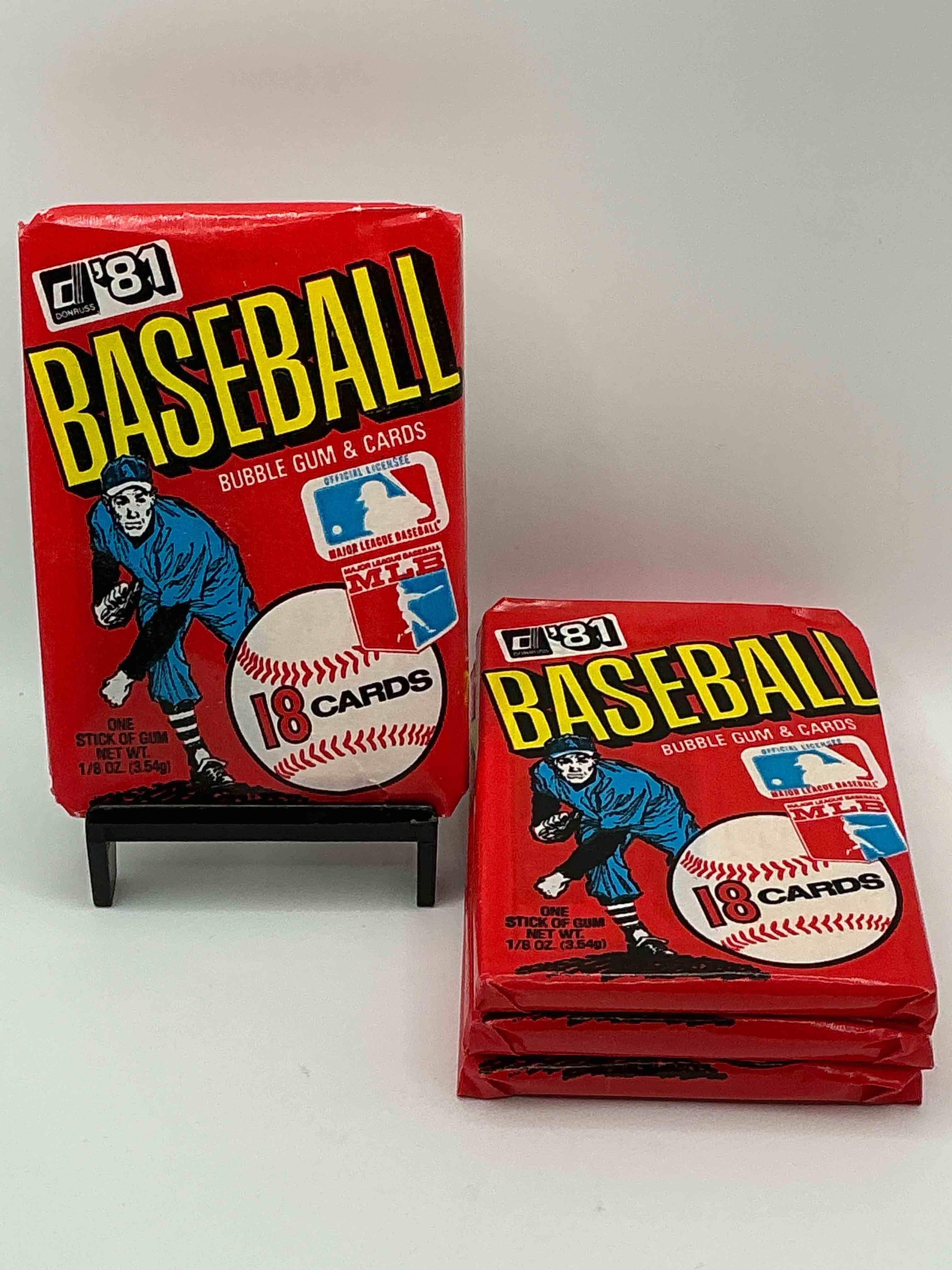 ultra rare! 1981 donruss baseball unopened sports cards wax pack, direct from original retail box! search for valuable rickey henderson #119 (psa 10 $700+ value) nolan ryan #260 (psa 10$250+ value), tim raines rookie #538 (psa 10 $250+ value) & way too many other valuable cards to list! super hard to find, excellent condition & rare!