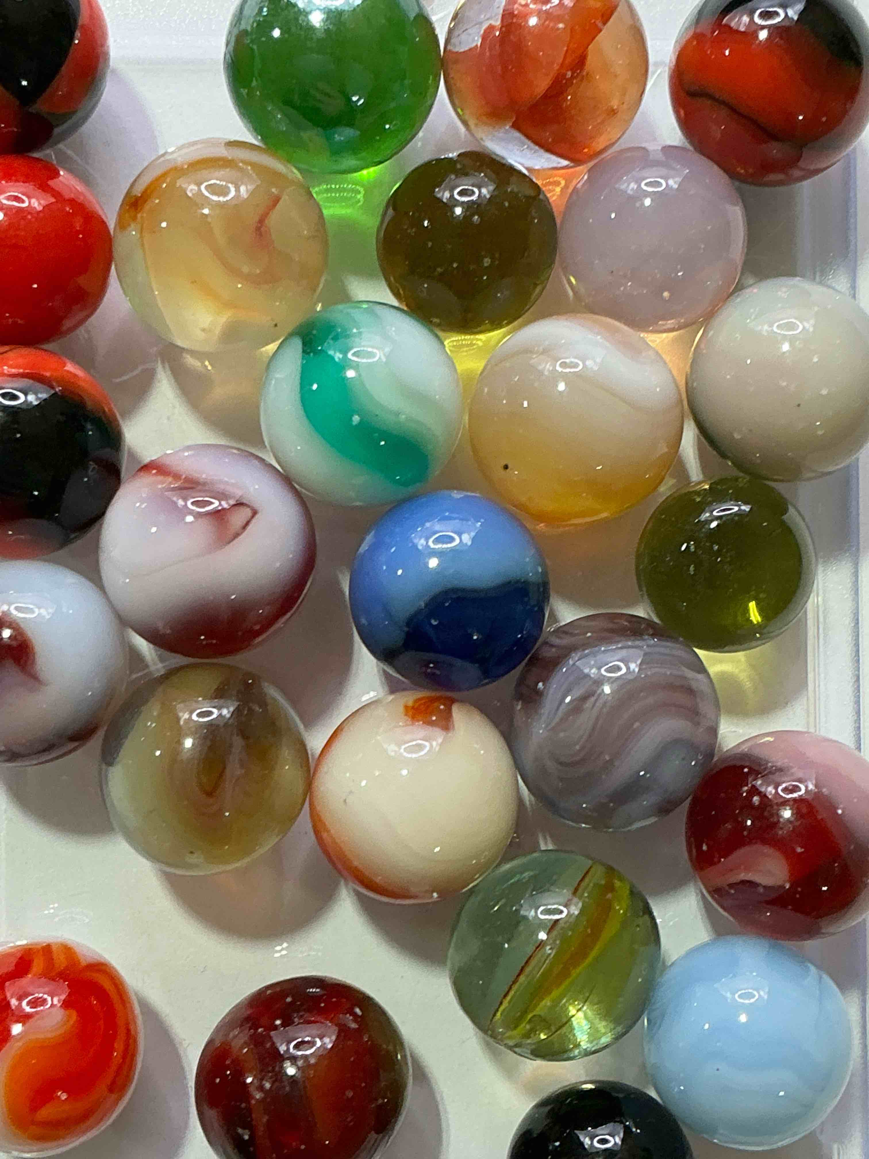 Antique Glass Marbles! Genuine Stunning Marbles Lot, All Marbles Made Between The Years 1925-1965 & Made With Uranium! Many Are Great Depression Era & Even Earlier! Gorgeous, Authentic Pieces Of History!  