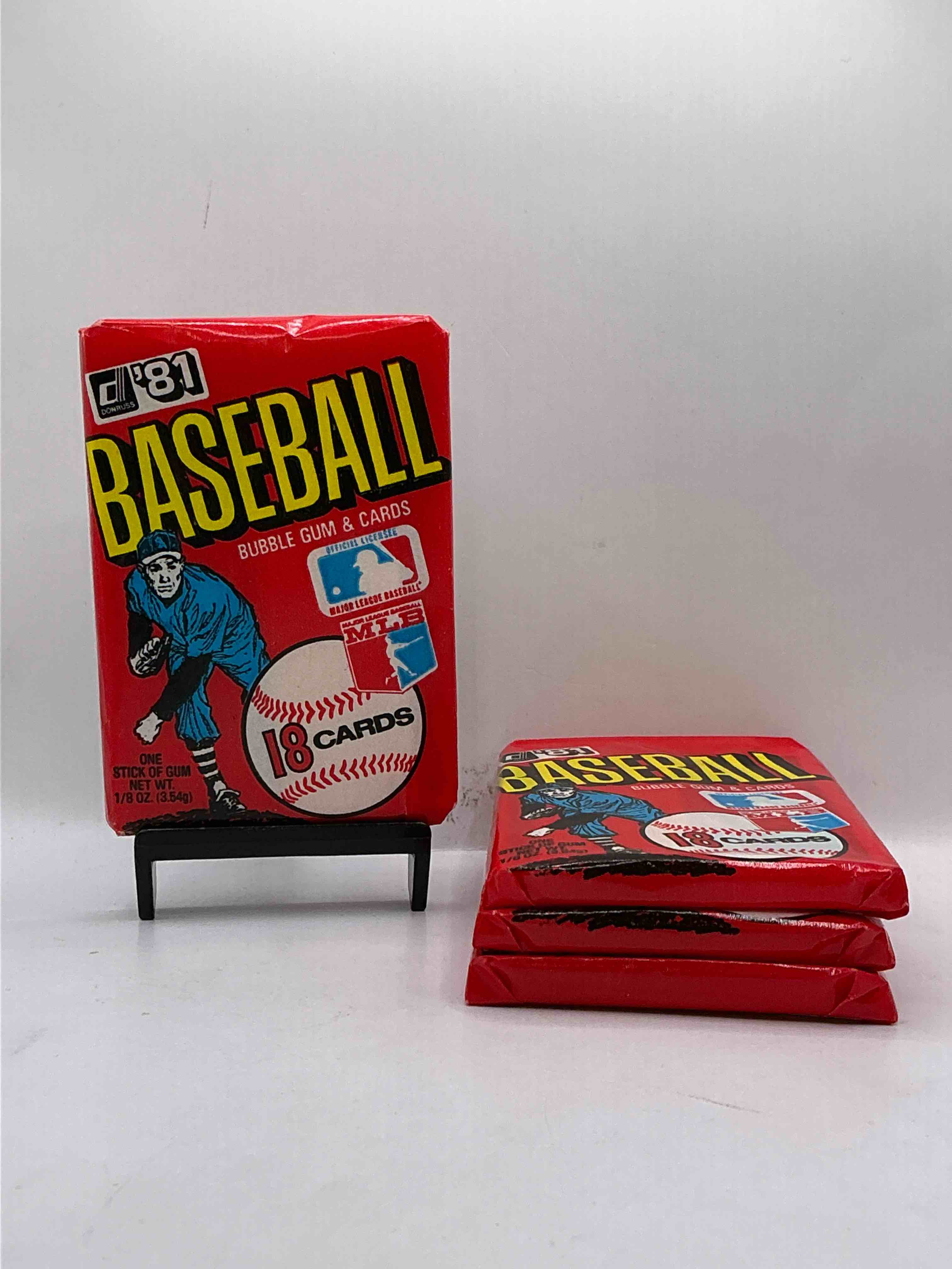 Ultra Rare! 1981 Donruss Baseball Unopened Sports Cards Wax Pack, Direct From Original Retail Box! Search For Valuable Rickey Henderson #119 (PSA 10 $700+ Value) Nolan Ryan #260 (PSA 10$250+ Value), Tim Raines Rookie #538 (PSA 10 $250+ Value) & Way Too Many Other Valuable Cards To List! Super Hard To Find, Excellent Condition & Rare!