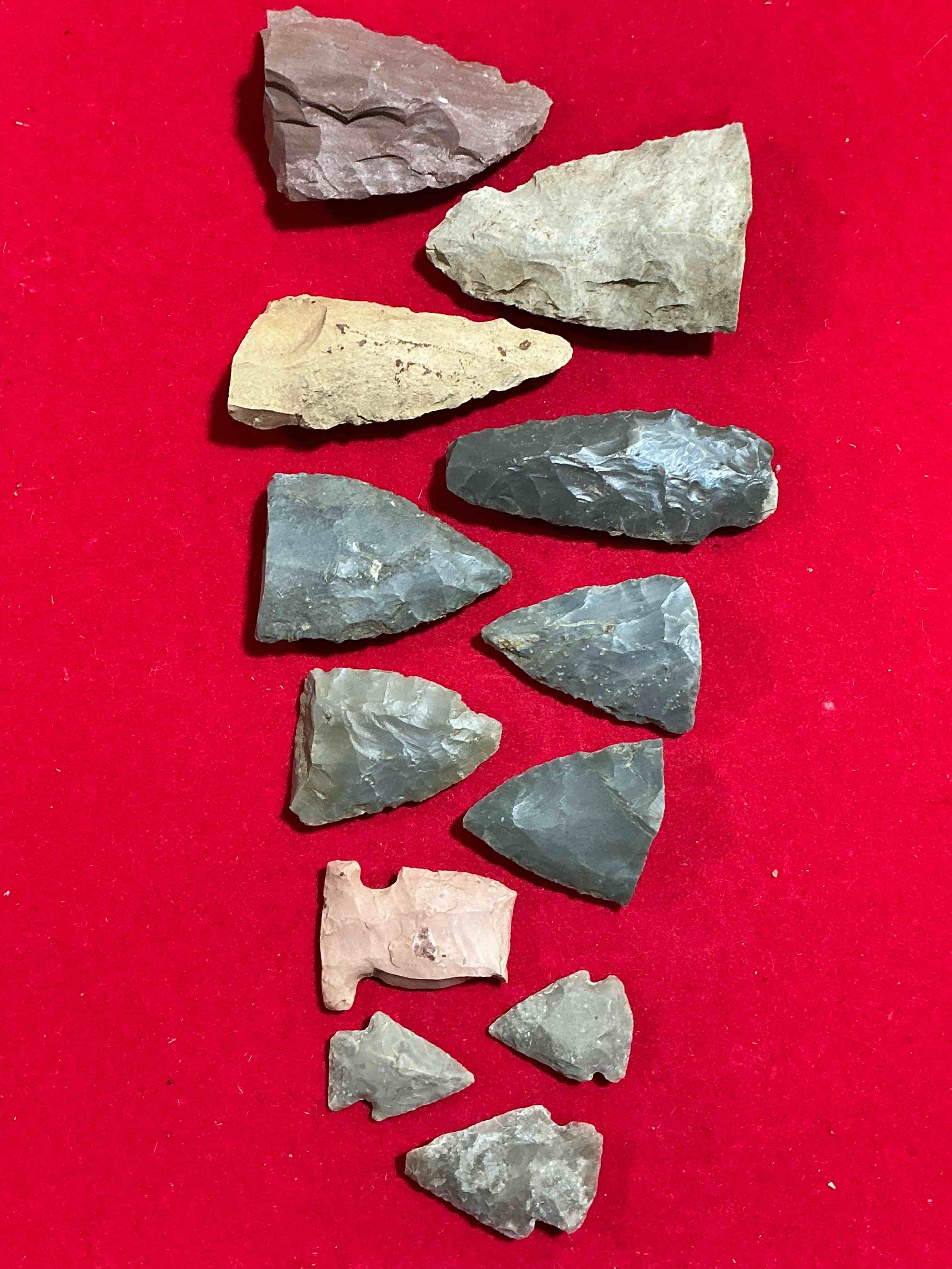 Cherokee Indian Artifacts! Authentic Arrowheads And/Or Spear Tips Believed To Be Of Cherokee Indian Origin! These Artifacts Were Typically Produced By Native American Indians Using A Process Called Flintknapping & Were Used For Hunting & War! Own These Incredible Pieces Of History!