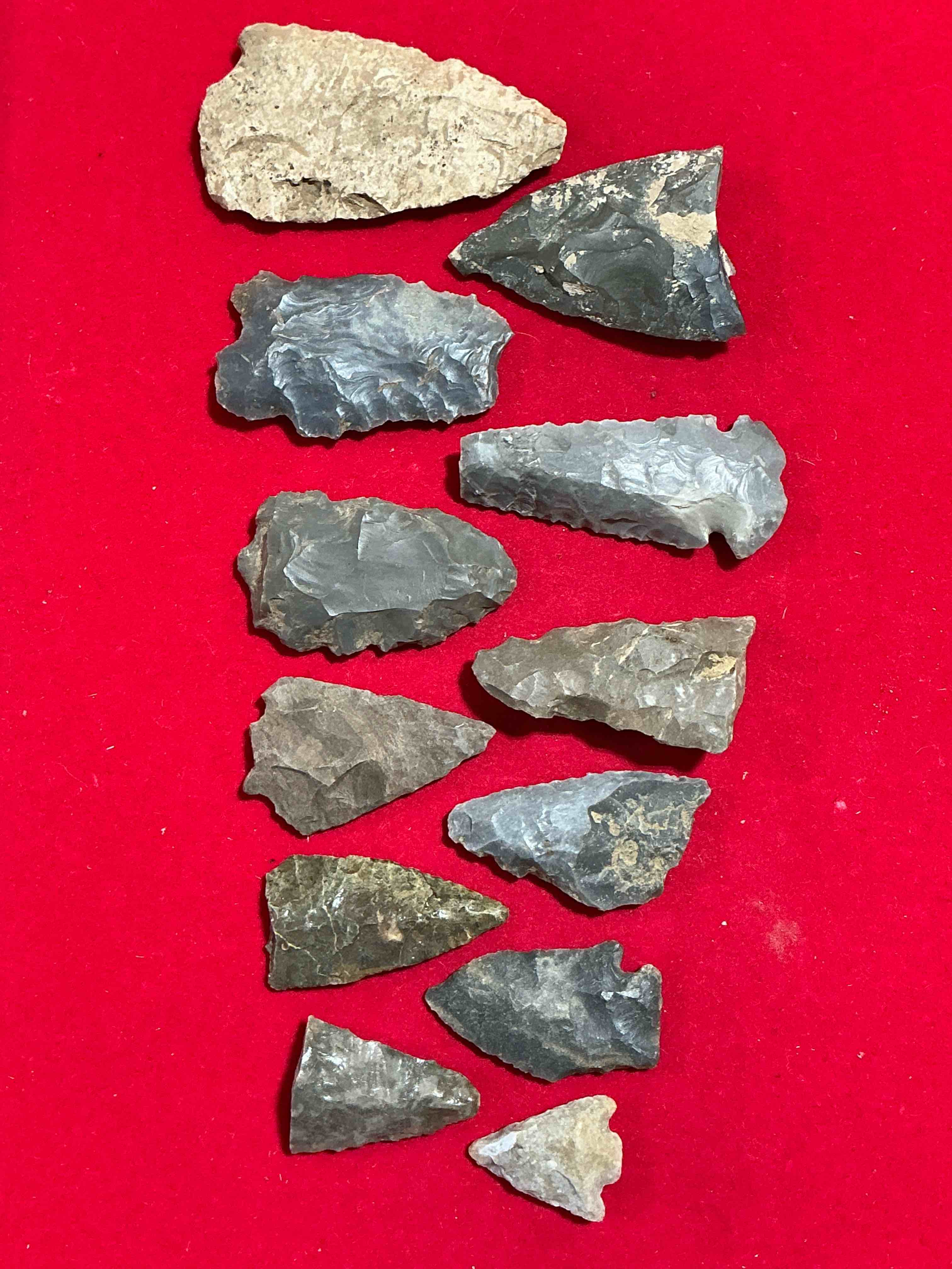 Condition photo showing Good Condition for Cherokee Indian Artifacts! Authentic Arrowheads And/Or Spear Tips Believed To Be Of Cherokee Indian Origin! These Artifacts Were Typically Produced By Native American Indians Using A Process Called Flintknapping & Were Used For Hunting & War! Own These Incredible Pieces Of History!