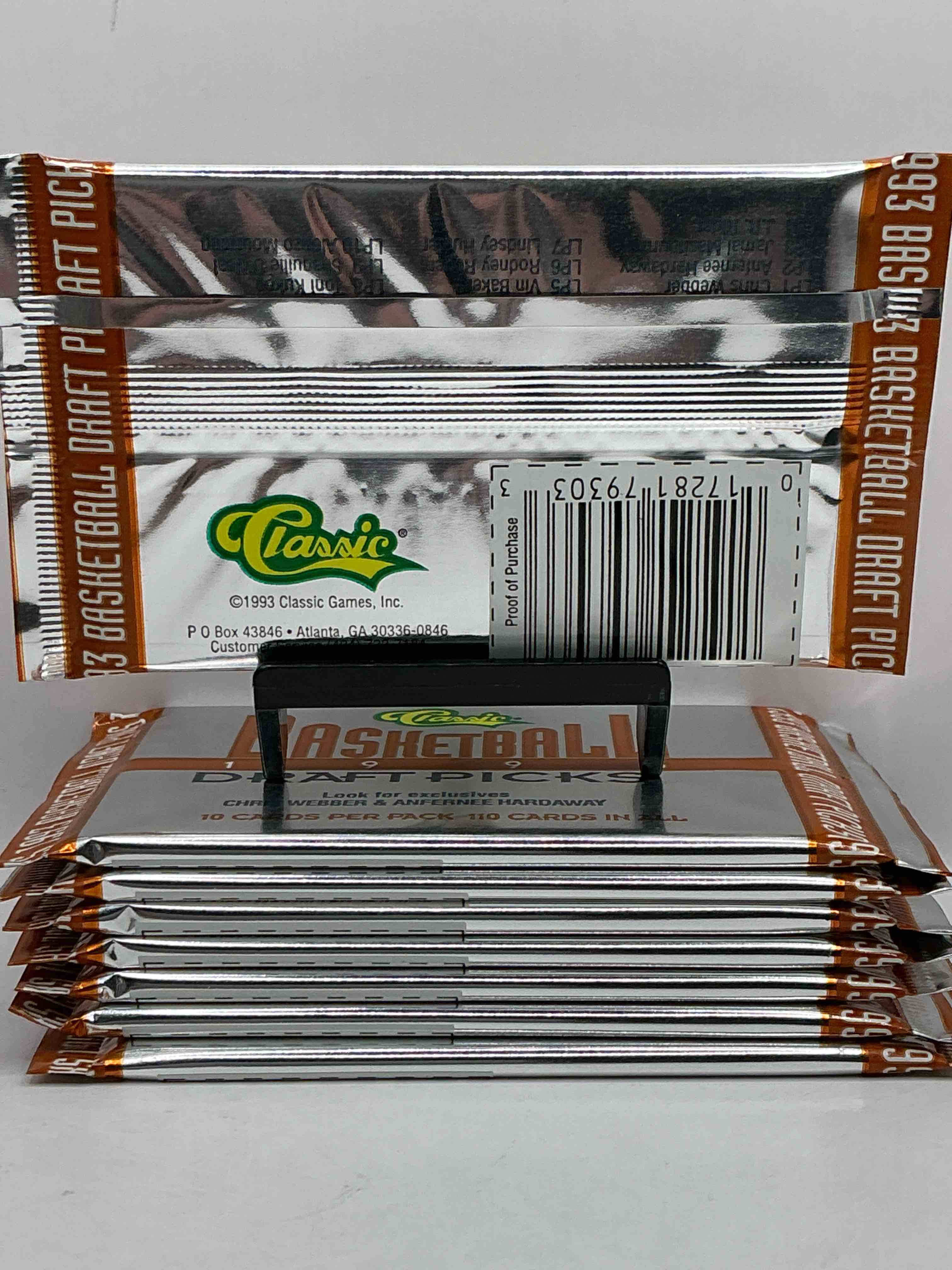 Condition photo showing New/Like New for 1993 Classic Draft Picks Unopened Basketball Packs! Search For Chris Webber & Anfernee Hardaway Rookies, Along With Other Big Names From The Year! Look For Exclusive Illustrated Cards & Numbered Cards Too!