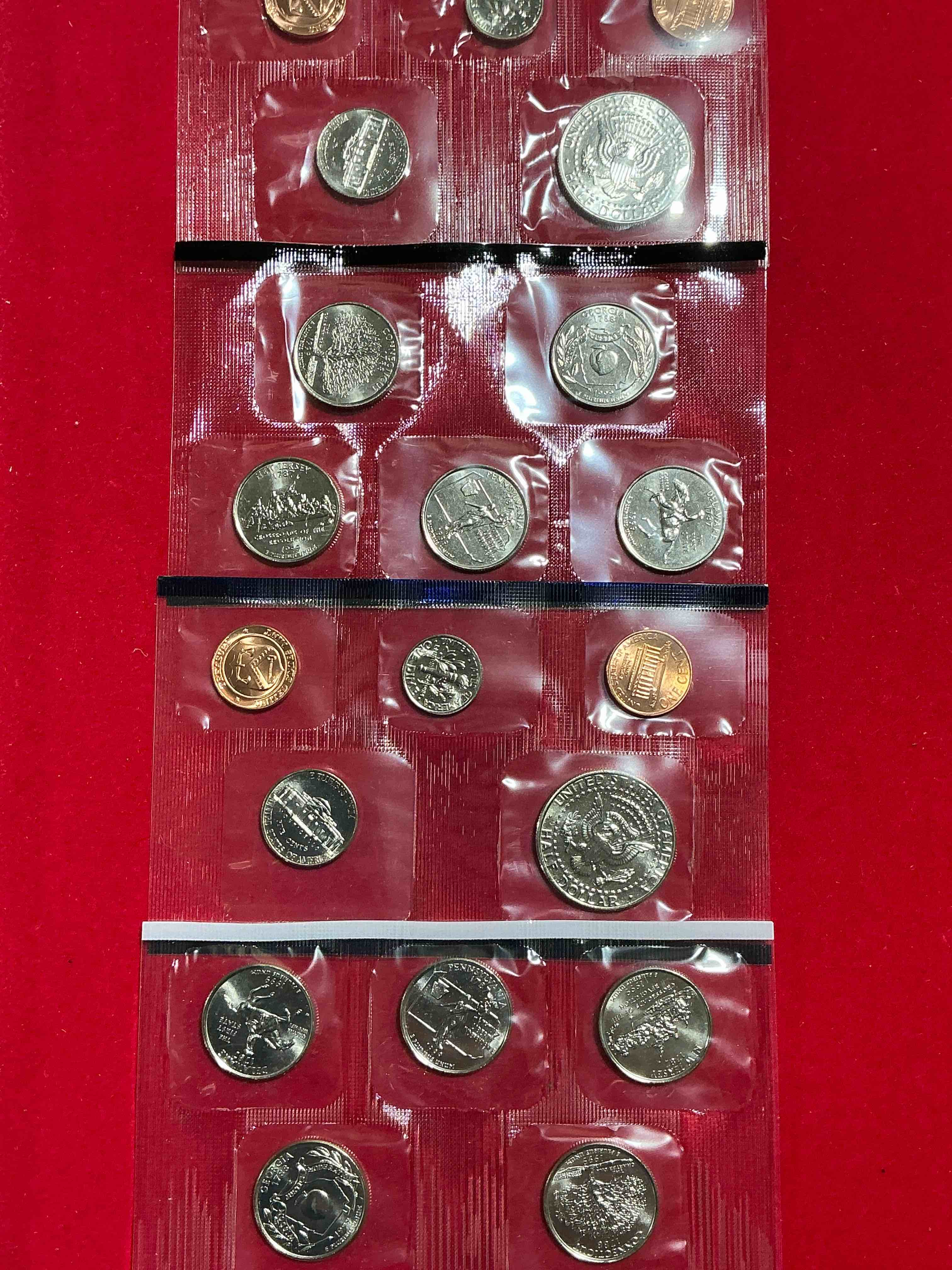 Condition photo showing New/Like New for 1999 Uncirculated Mint Set Coins! 20 Coin Mint Set From Philadelphia & Denver! 20 Coin Uncirculated Lot, With Quarters, Nickels, Half Dollars, Dimes, Pennies & More! Uncirculated Coin Craziness!