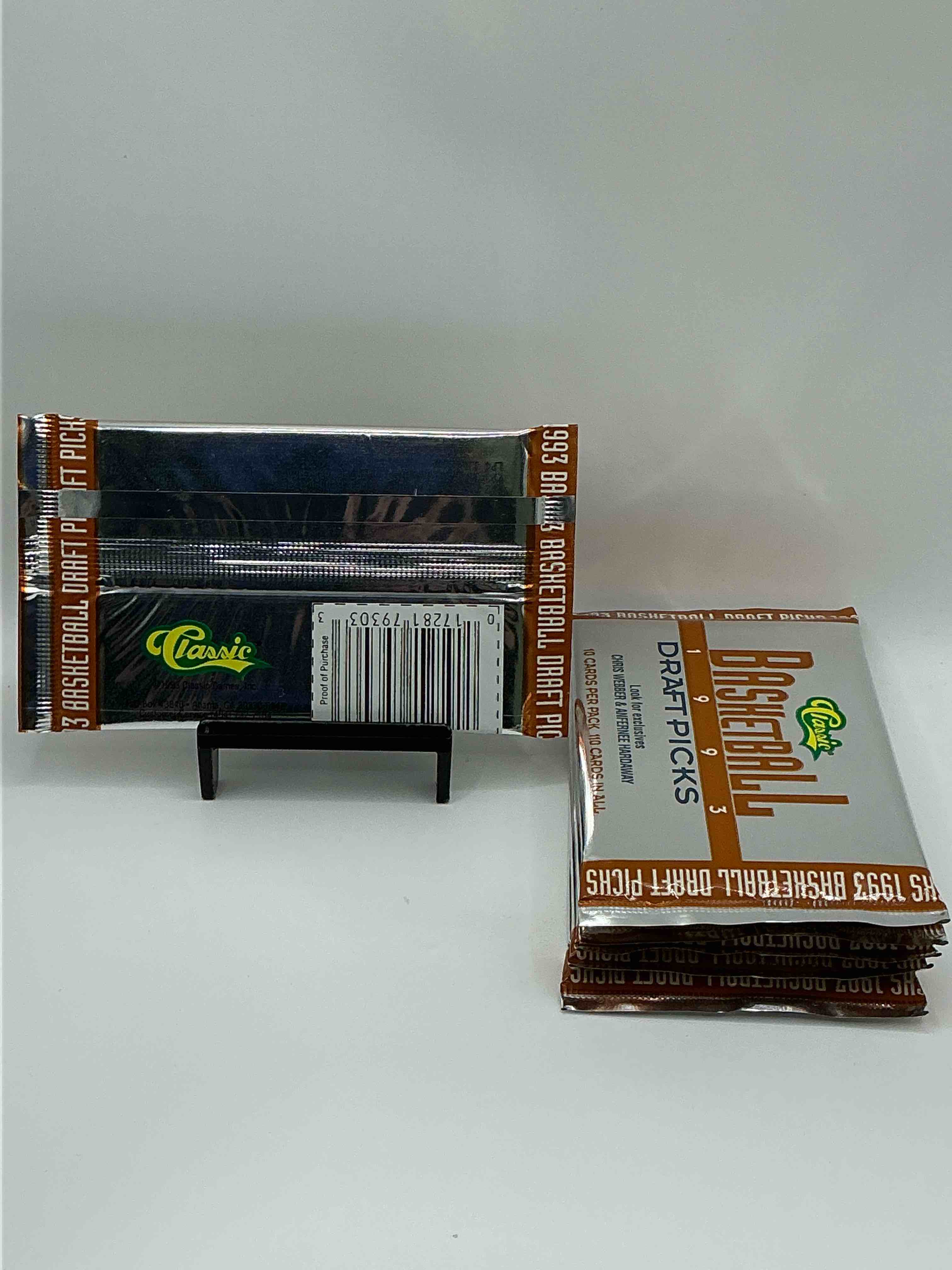 Condition photo showing New/Like New for 1993 Classic Draft Picks Unopened Basketball Packs! Search For Chris Webber & Anfernee Hardaway Rookies, Along With Other Big Names From The Year! Look For Exclusive Illustrated Cards & Numbered Cards Too!
