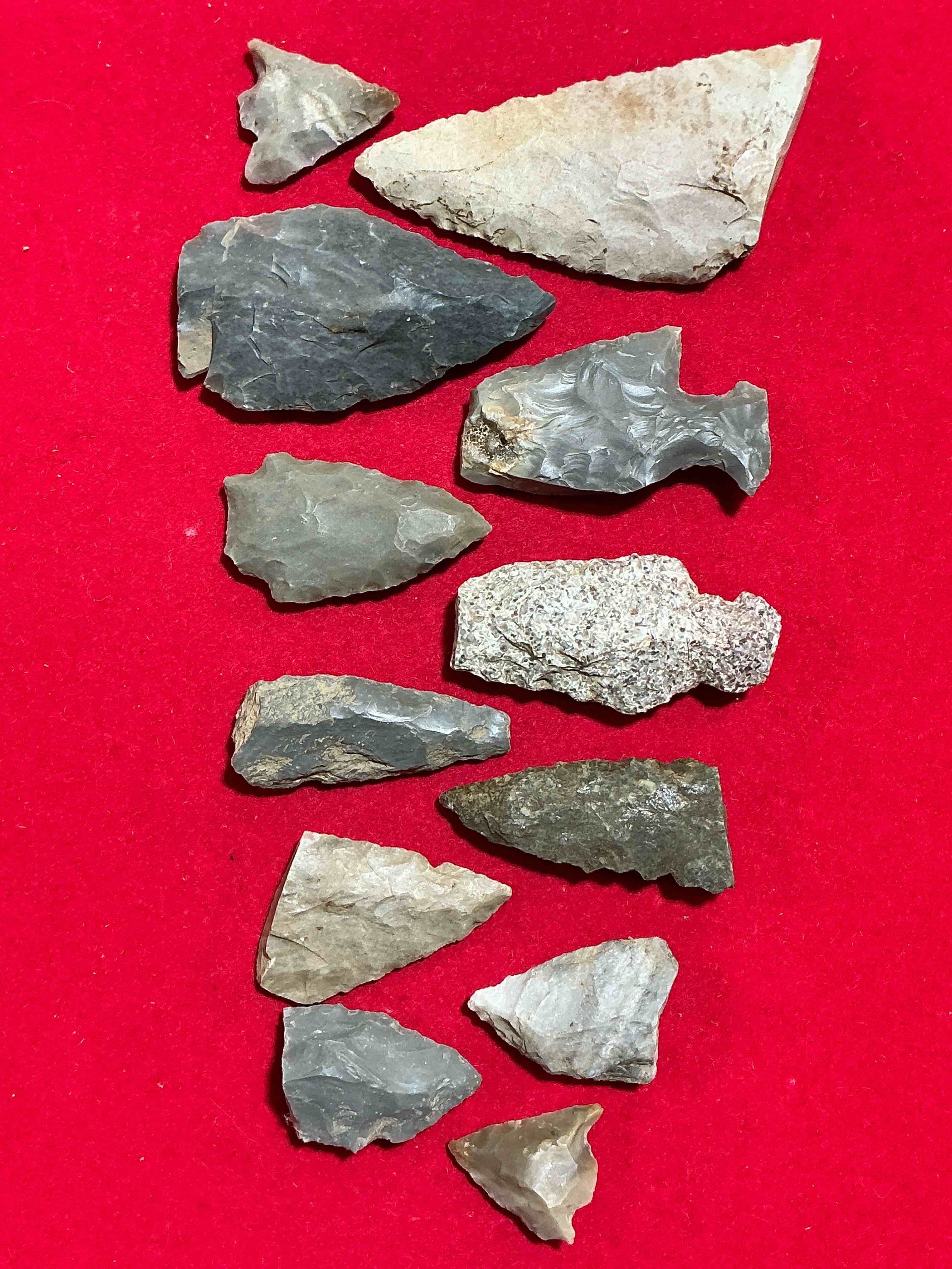 Condition photo showing Good Condition for Cherokee Indian Artifacts! Authentic Arrowheads And/Or Spear Tips Believed To Be Of Cherokee Indian Origin! These Artifacts Were Typically Produced By Native American Indians Using A Process Called Flintknapping & Were Used For Hunting & War! Own These Incredible Pieces Of History!