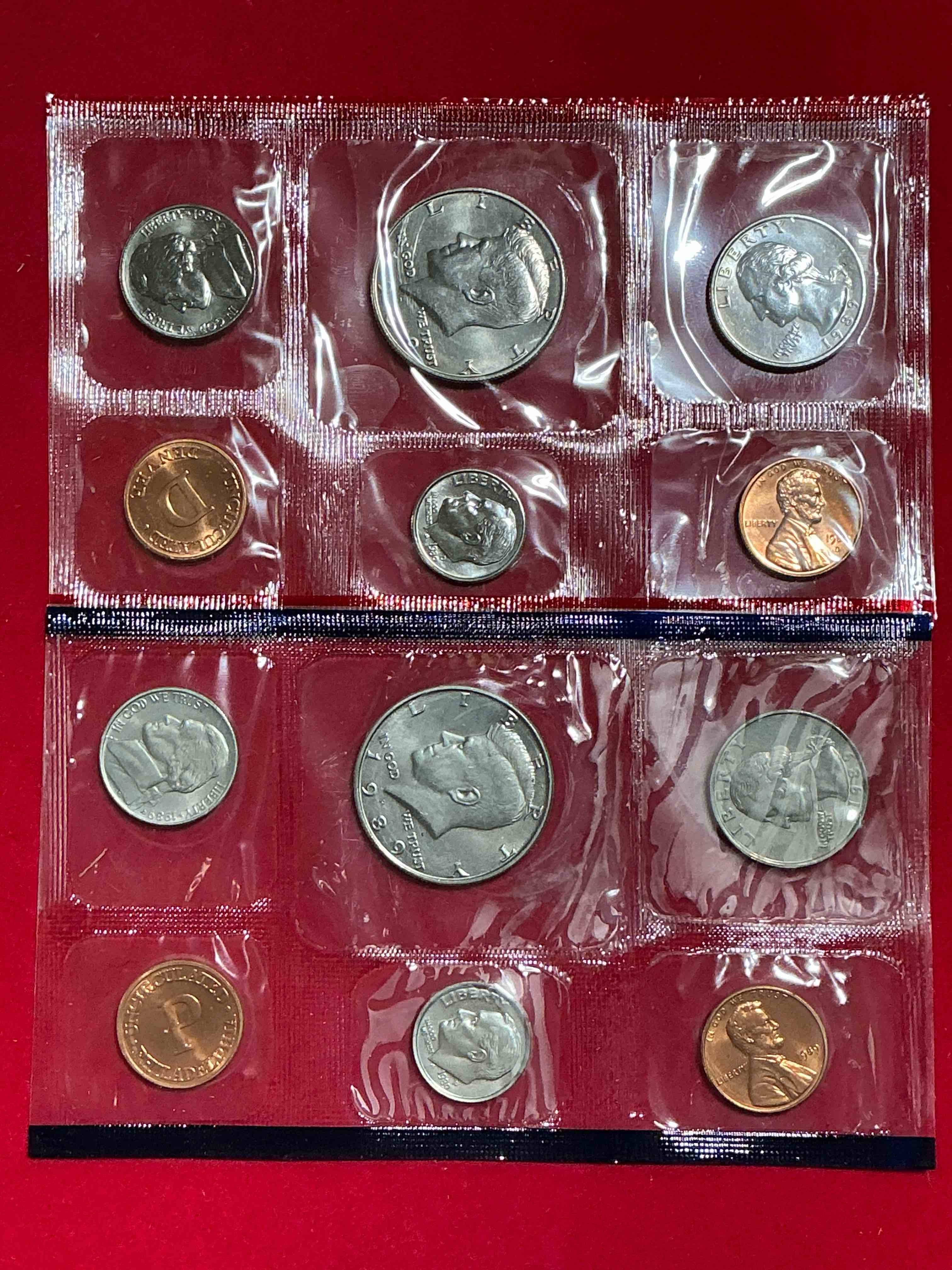 1989 uncirculated u.s. mint set coins! attention all swifties out there! what a great year! these gorgeous coins from the mint set features each u.s. coins minted in 1989 in uncirculated condition, from each mint mark, philly & denver! from the u.s. treasury in 1989! own an awesome investment & incredible piece of u.s. history! also makes for an awesome gift!