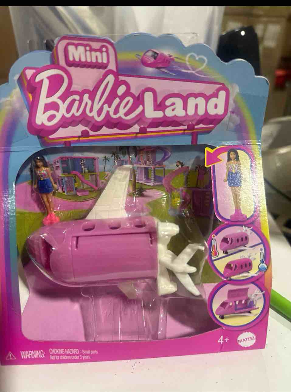 Condition photo showing New/Like New for nooll & dreamplane with working doors & color-change surprise