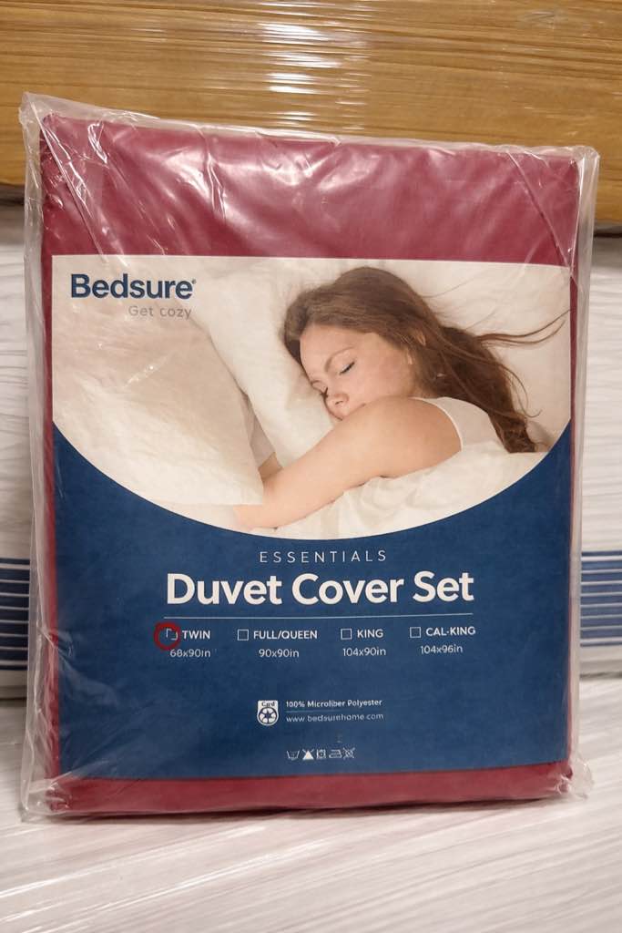 Condition photo showing New/Like New for vedsure duvet covers set d2 68x90 ya 
