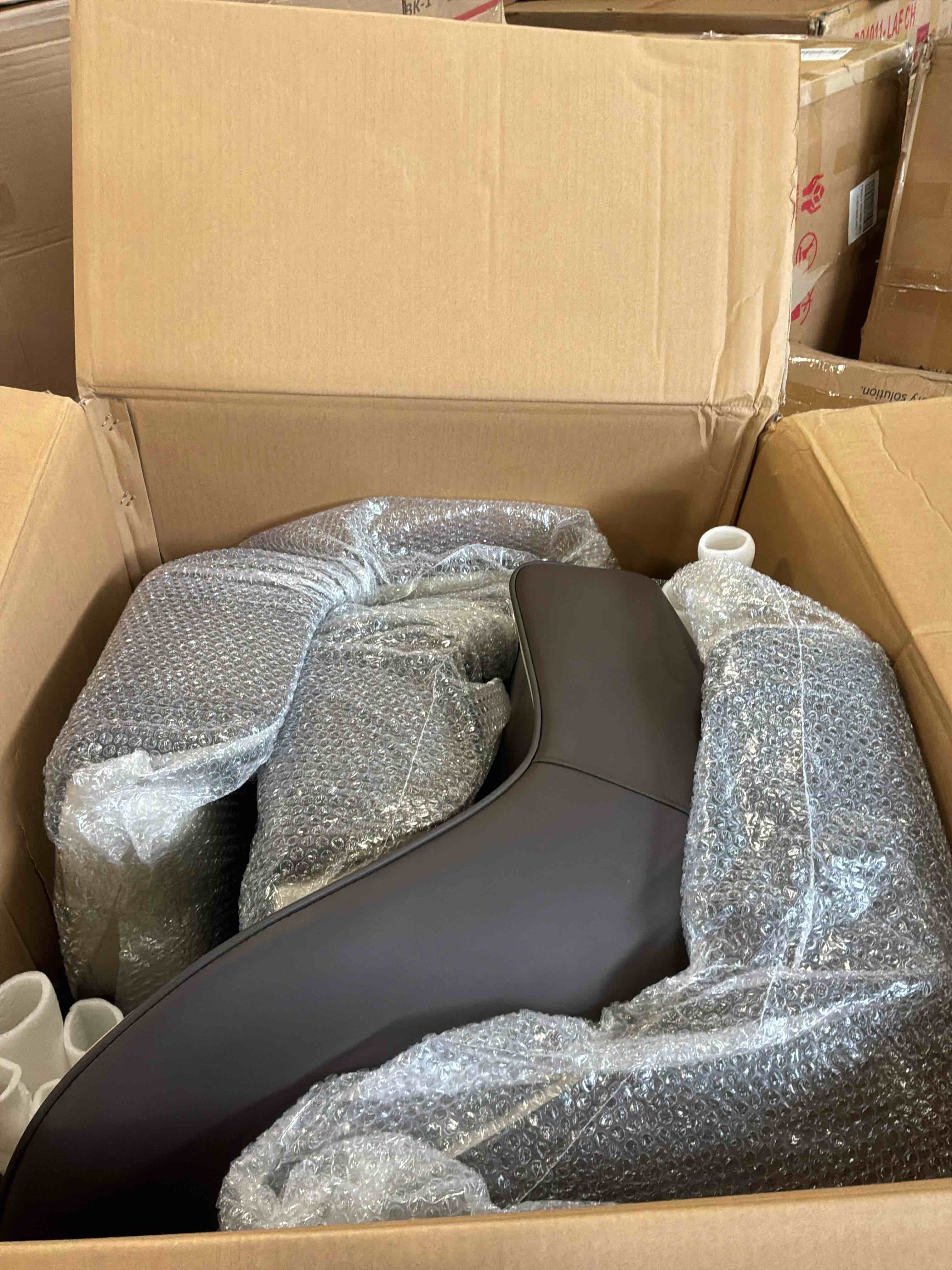 https://s3.amazonaws.com/lotting-images-prod/bidfta/GRA3853107_1777560702815.jpeg
