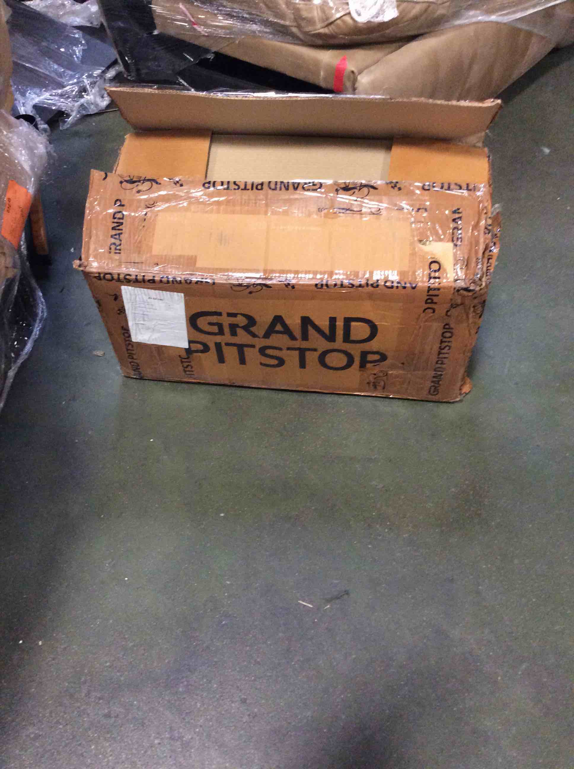 https://s3.amazonaws.com/lotting-images-prod/bidfta/GRA3853163_1777651293188.jpeg