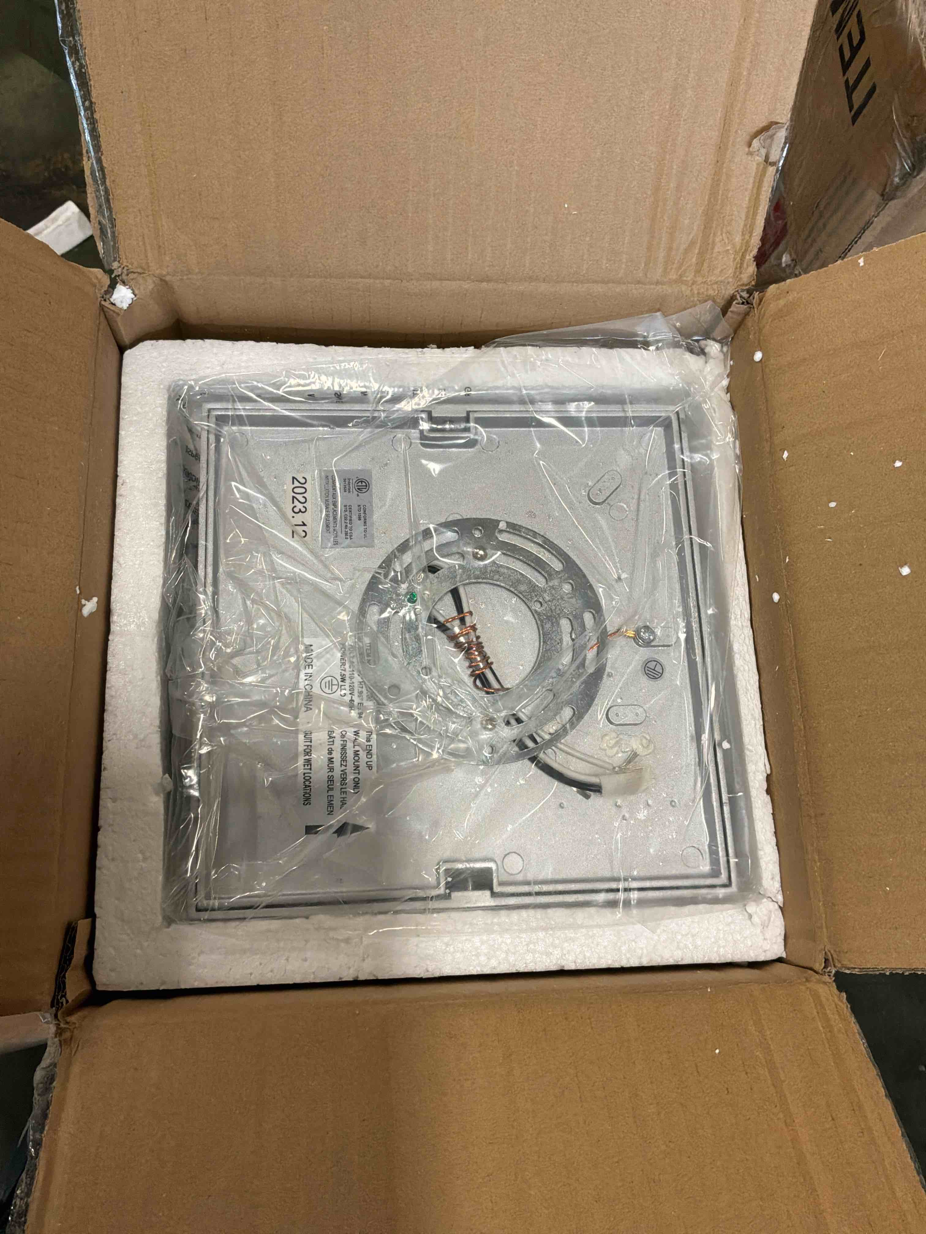 https://s3.amazonaws.com/lotting-images-prod/bidfta/GRA3853189_1777641578863.jpeg