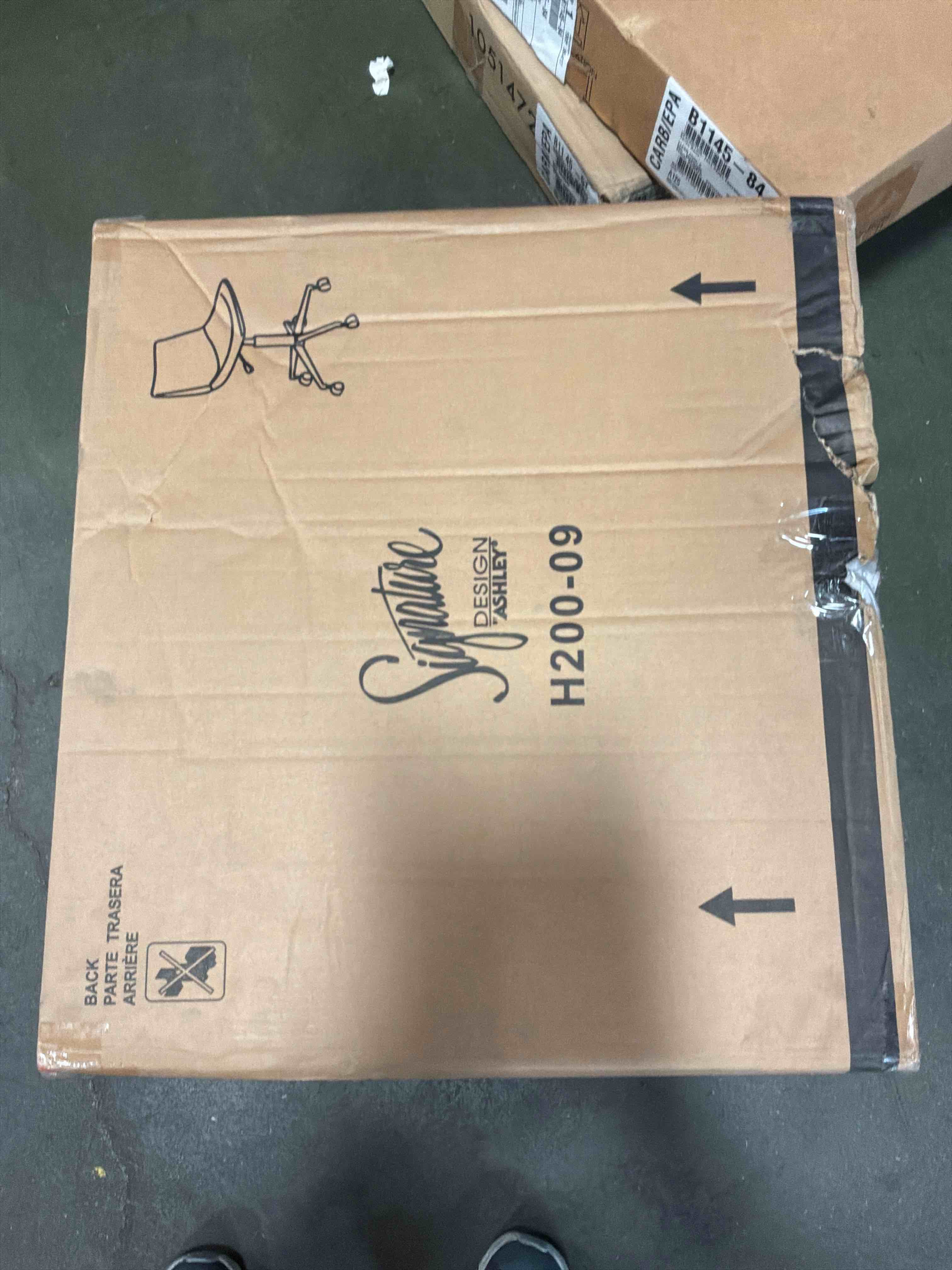 https://s3.amazonaws.com/lotting-images-prod/bidfta/GRA3853250_1777662240288.jpeg