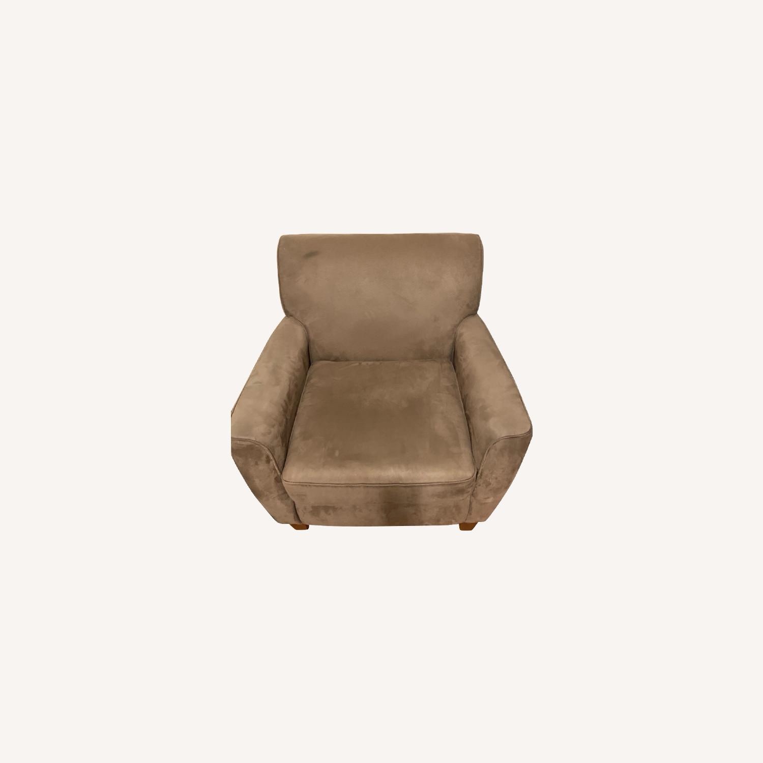 Raymour & Flanigan Arm Chair