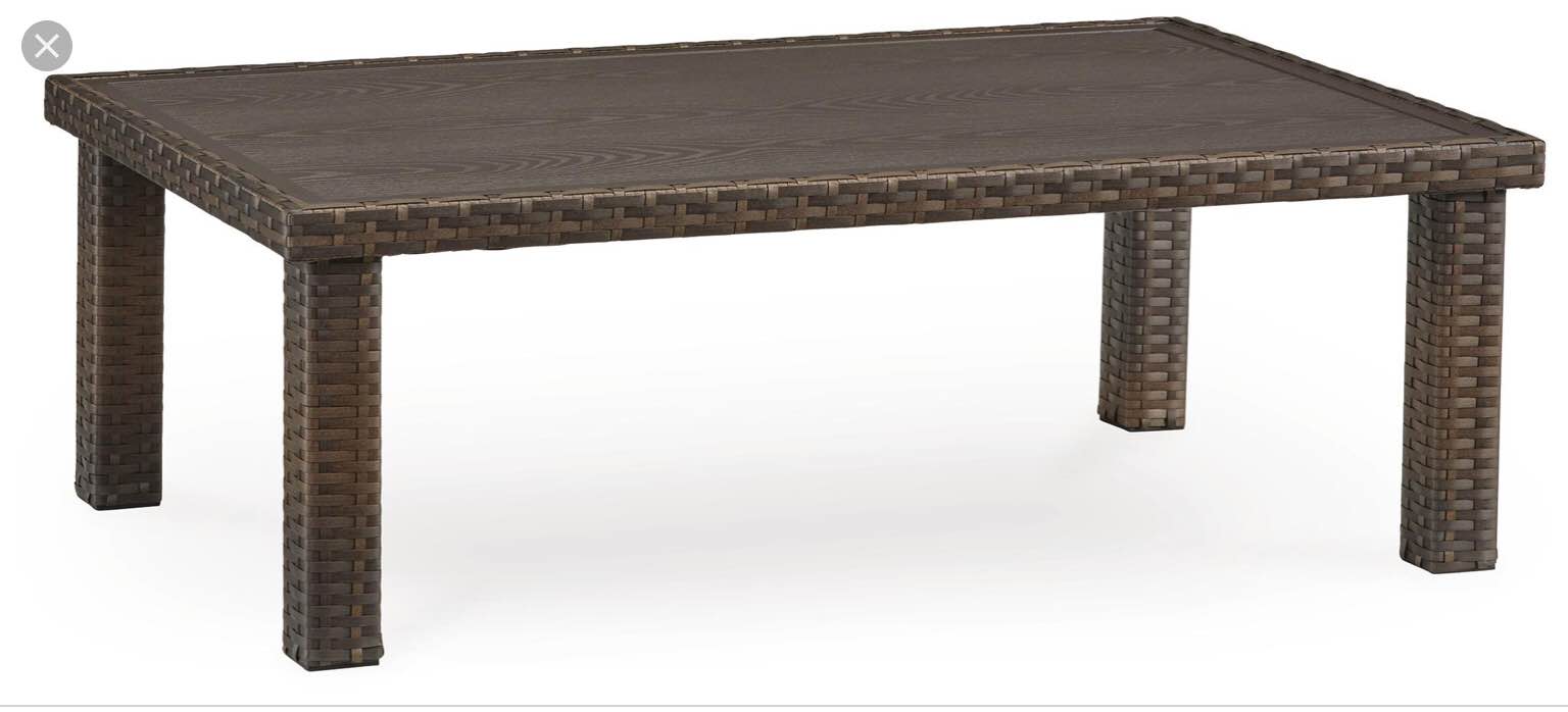 P814-701 Wellington’s Peak Outdoor Coffee Table