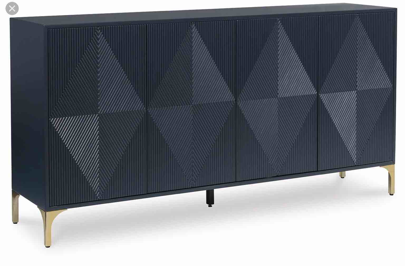 A4000677 Loirwick Accent Cabinet 