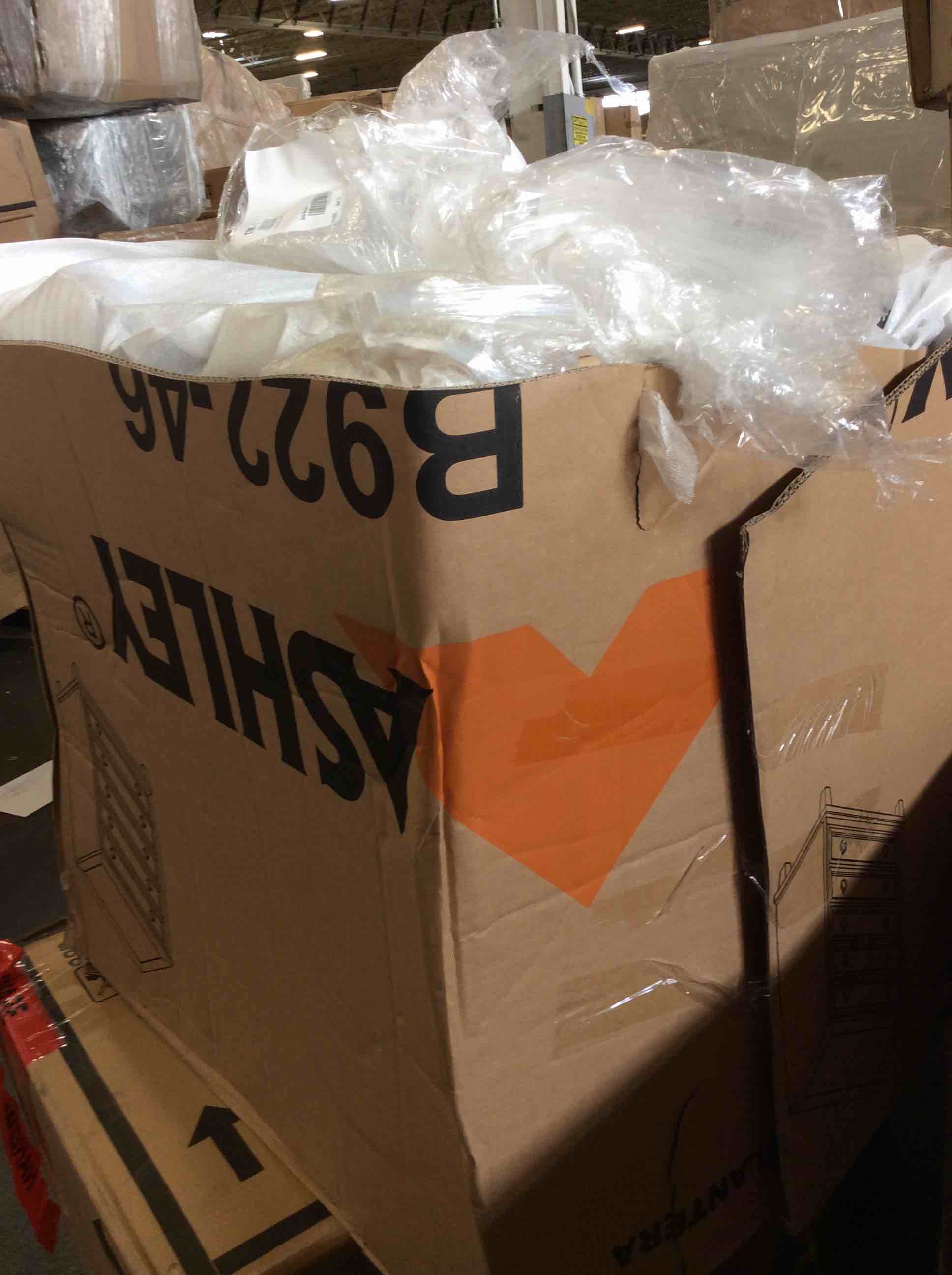 https://s3.amazonaws.com/lotting-images-prod/bidfta/GRA3853436_1778072404763.jpeg