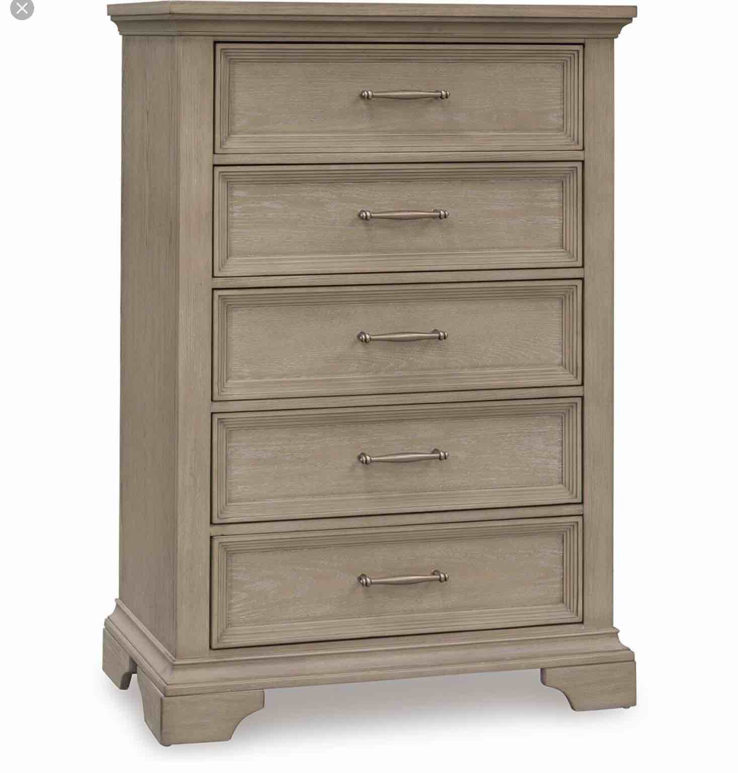 B486-46 Vallardia 5 Drawer Chest of Drawers