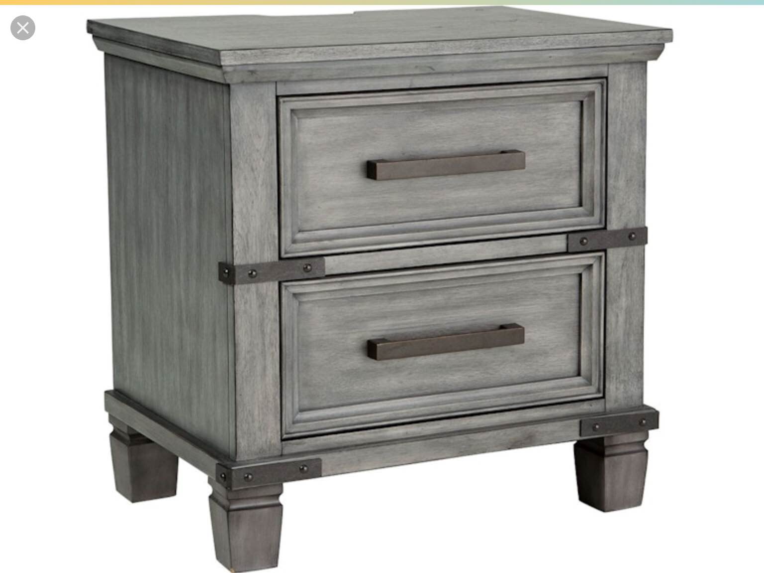 Russelyn Drawer  Nigght  B772-92Portland.OR