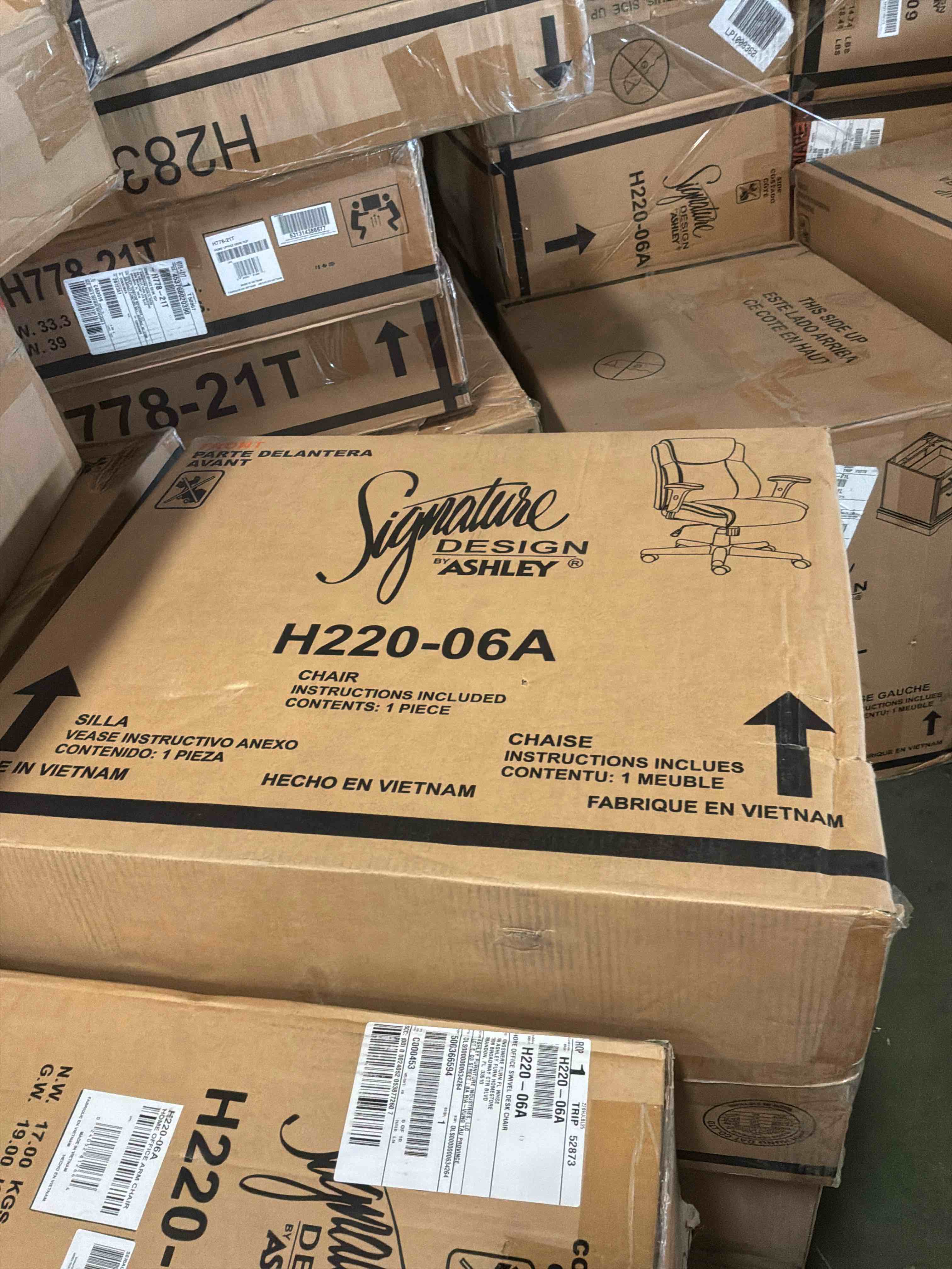 https://s3.amazonaws.com/lotting-images-prod/bidfta/GRA3853616_1778698525018.jpeg