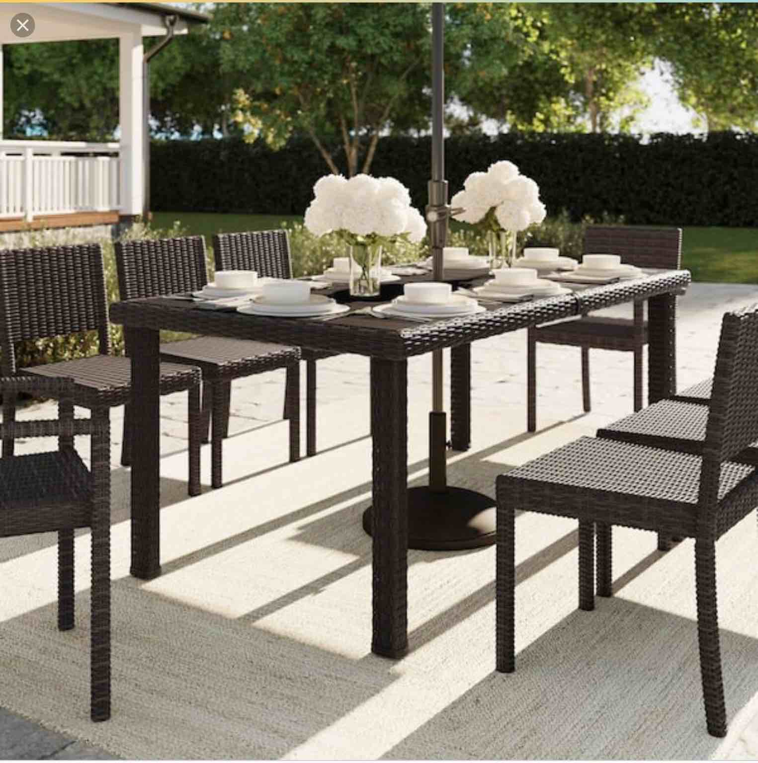 Indoor-Outdoor Patio set 6 armless chairs and 2 arm chair brown Wicker/midnight (Similar style and navy blue cushion/only chair)