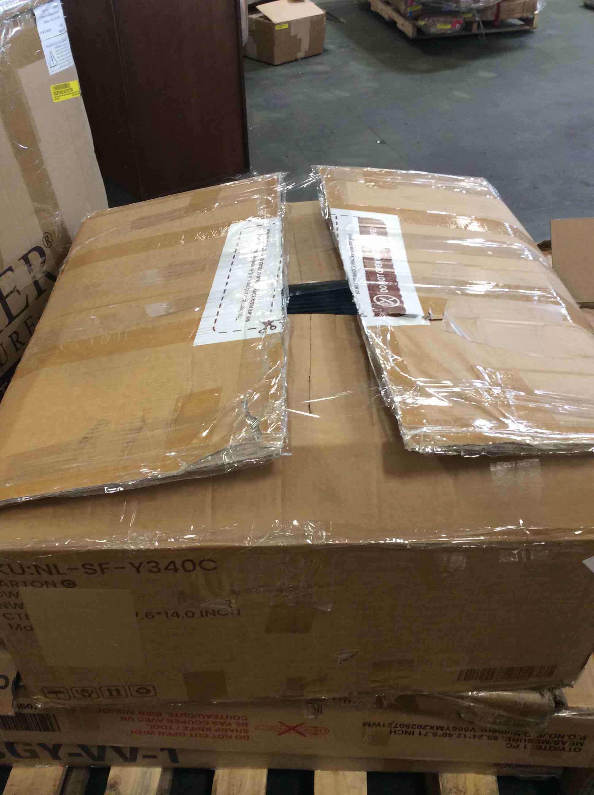 https://s3.amazonaws.com/lotting-images-prod/bidfta/GRA3854385_1780598200334.jpeg