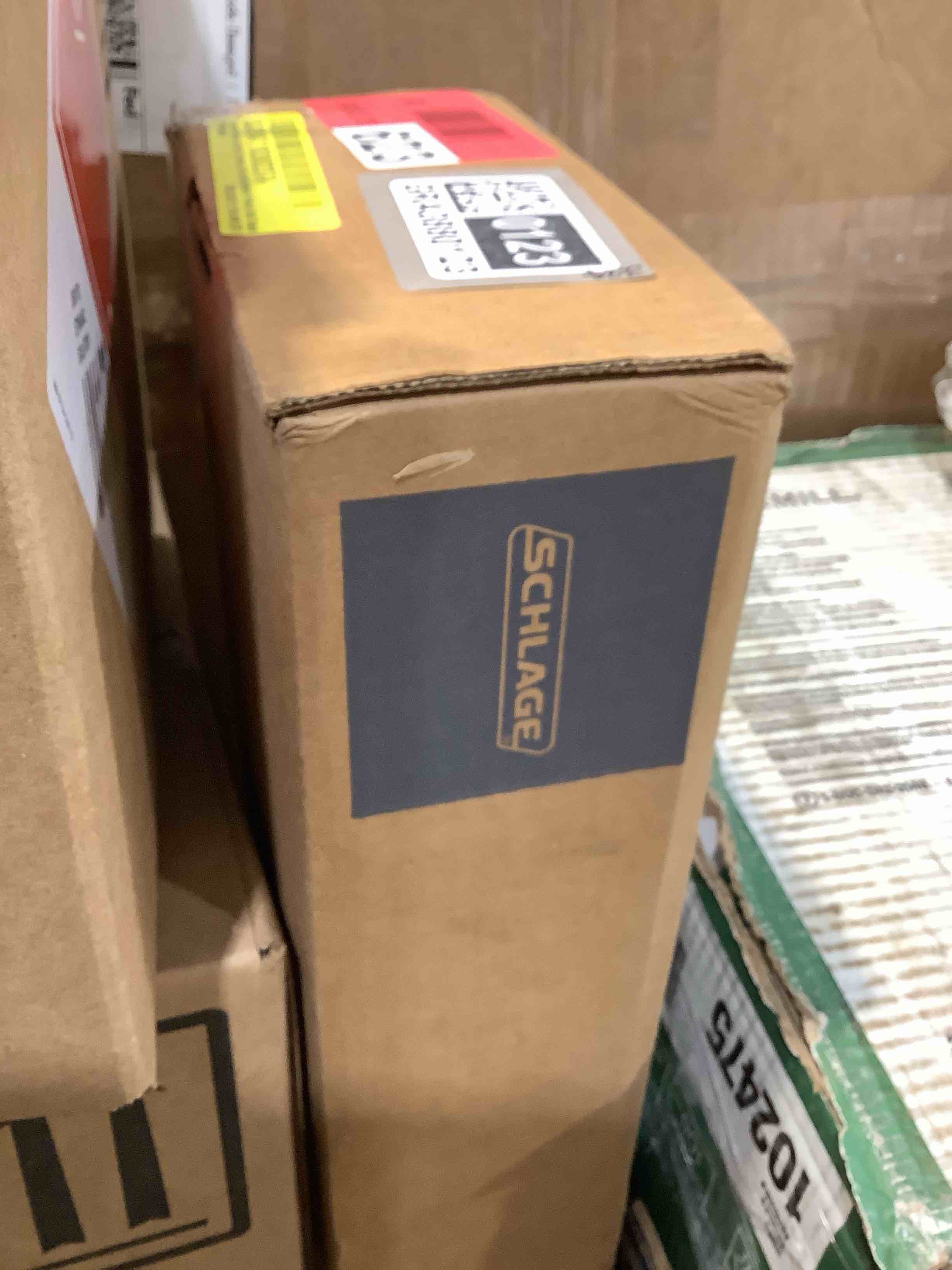 https://s3.amazonaws.com/lotting-images-prod/bidfta/GRA3880123_1777403750274.jpeg