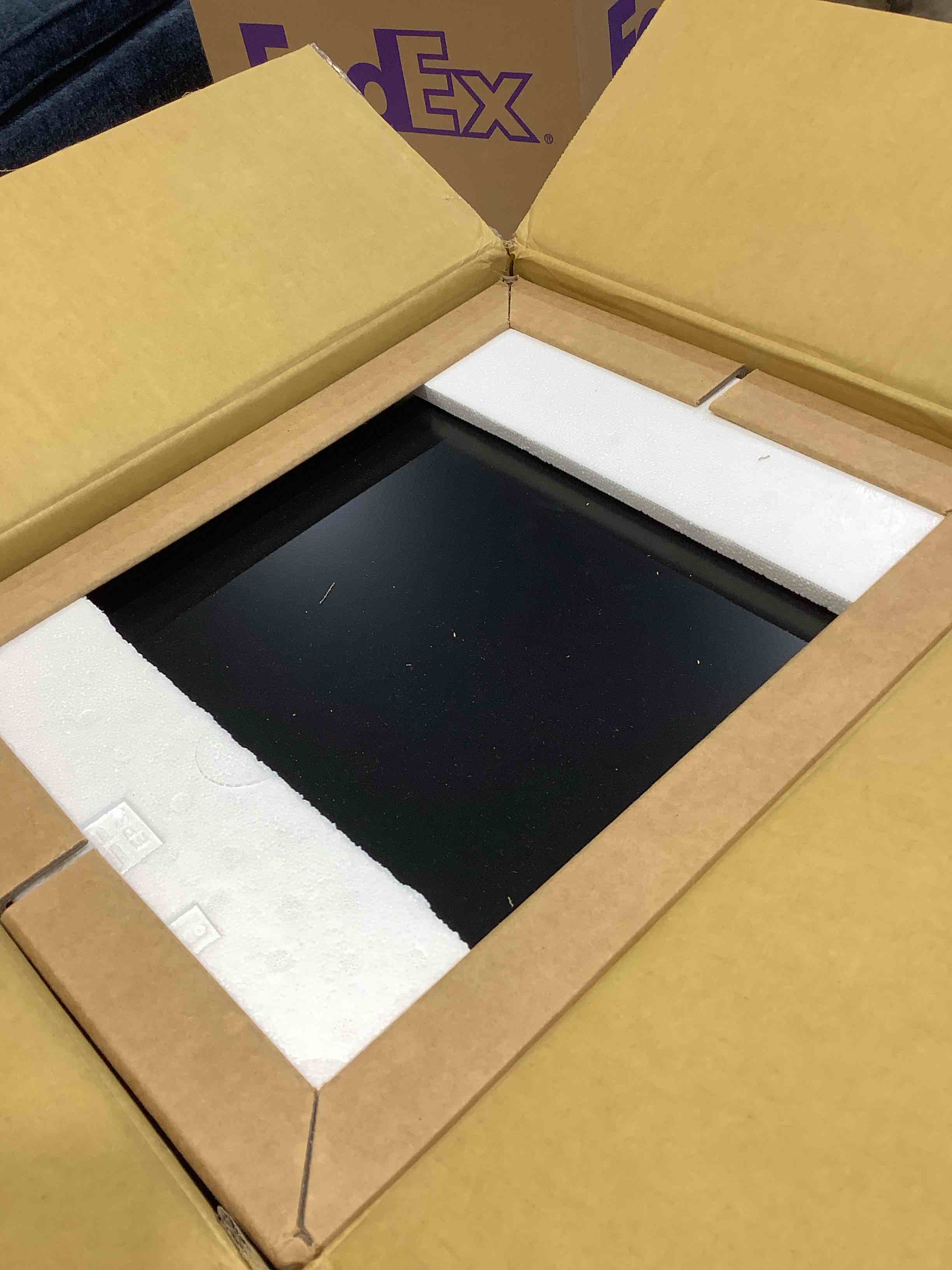 https://s3.amazonaws.com/lotting-images-prod/bidfta/GRA3880154_1777394218258.jpeg