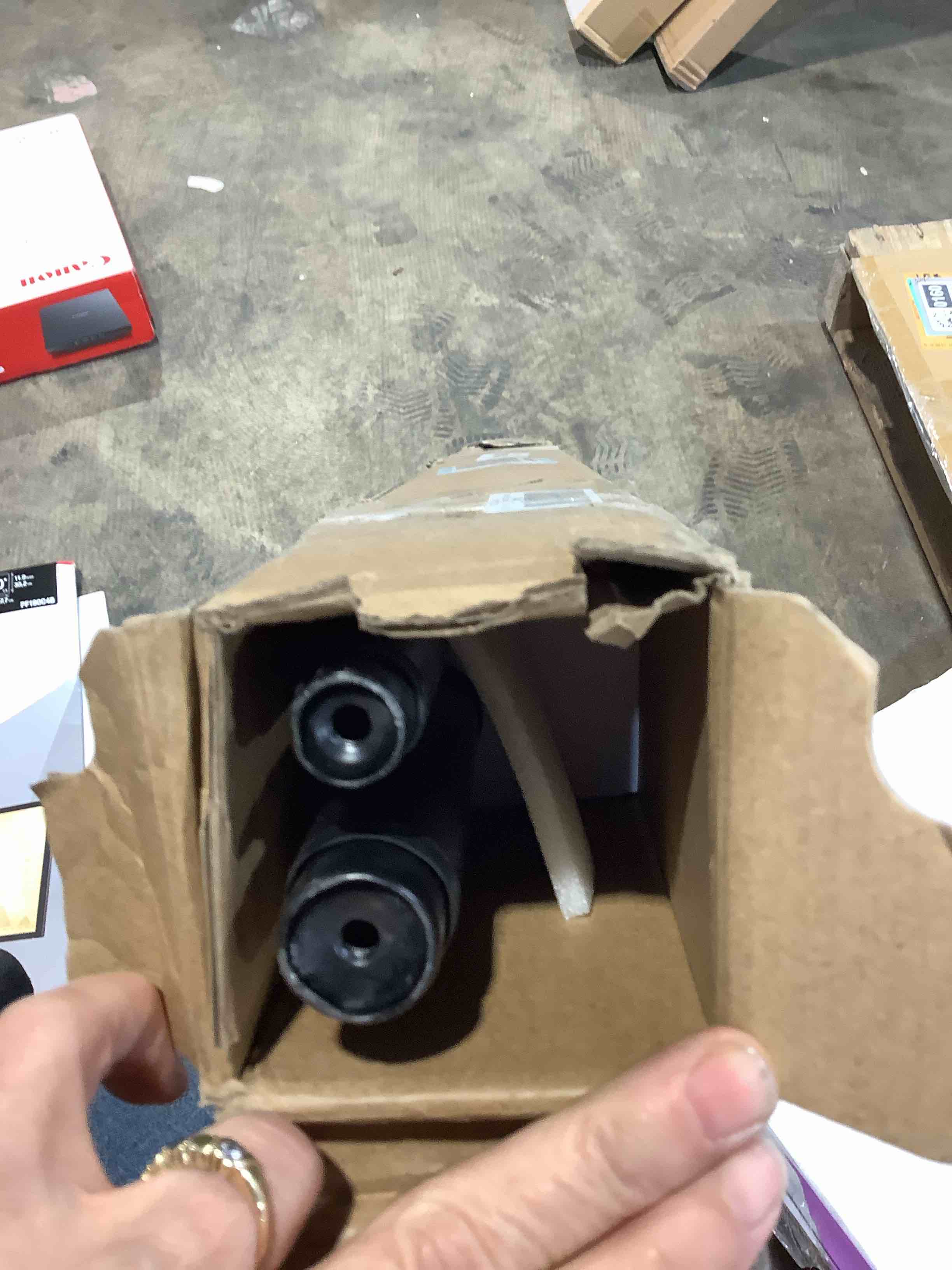 https://s3.amazonaws.com/lotting-images-prod/bidfta/GRA3880158_1777393621589.jpeg