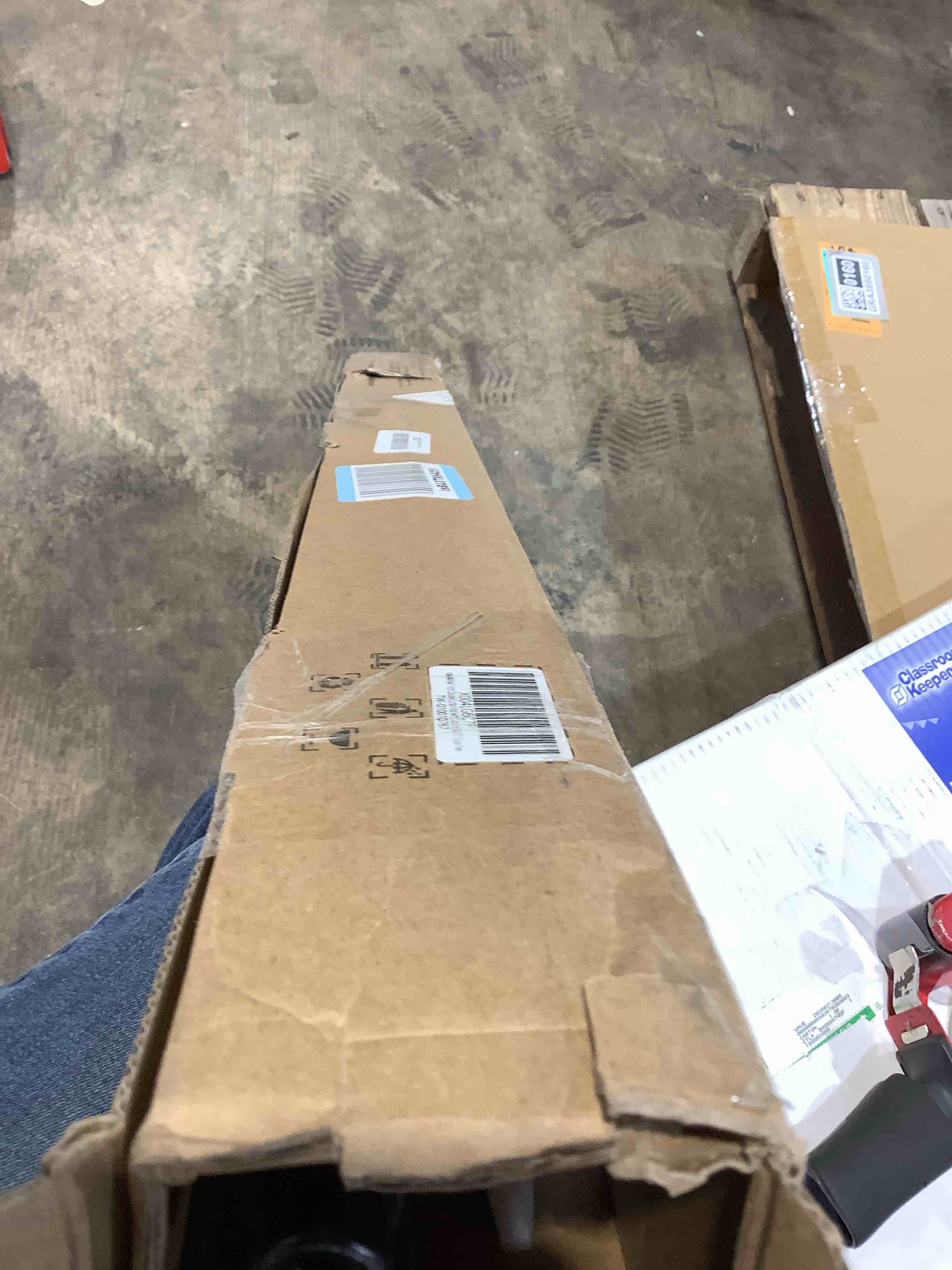 https://s3.amazonaws.com/lotting-images-prod/bidfta/GRA3880158_1777393624341.jpeg