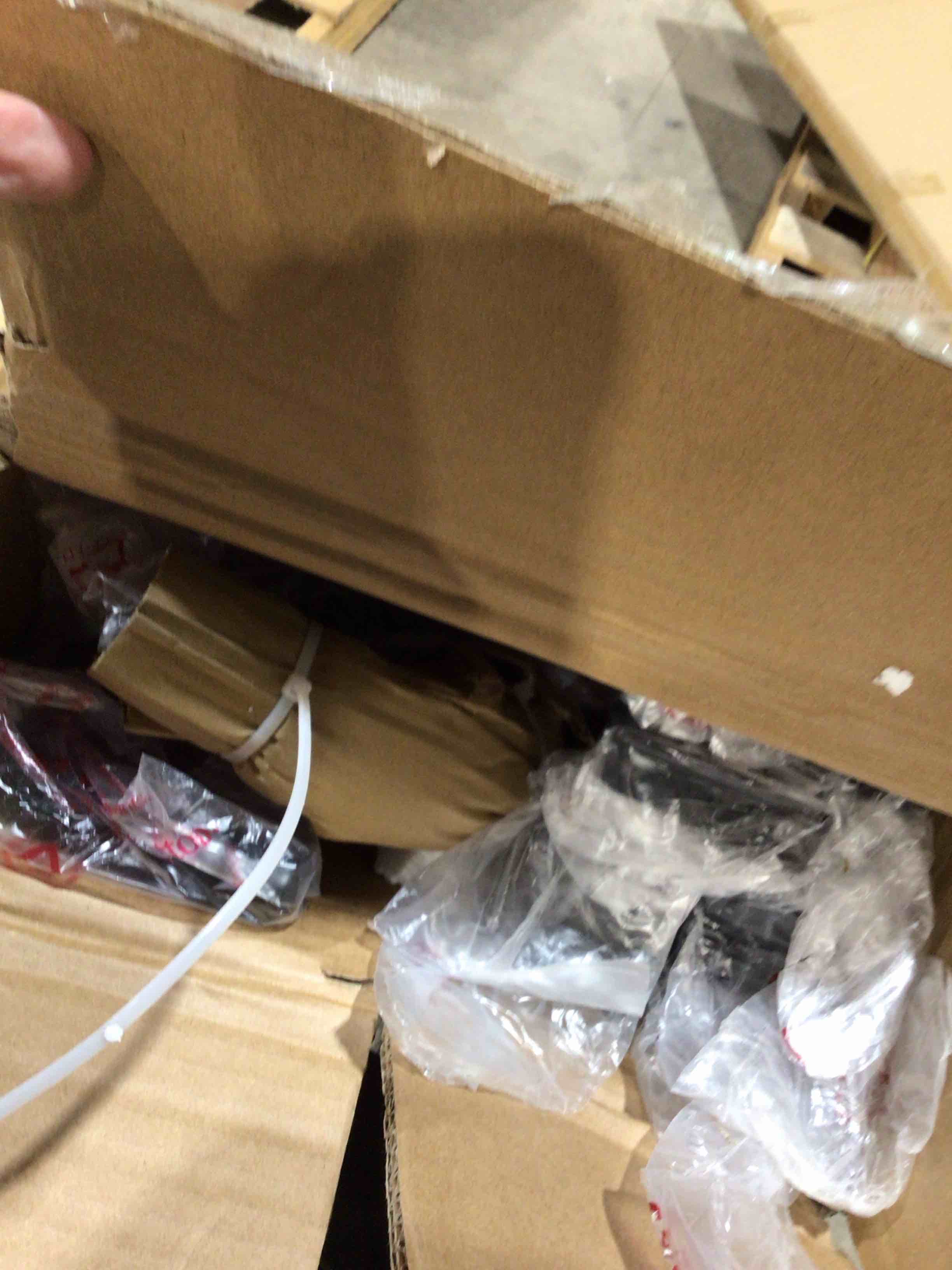 https://s3.amazonaws.com/lotting-images-prod/bidfta/GRA3880654_1778080992227.jpeg