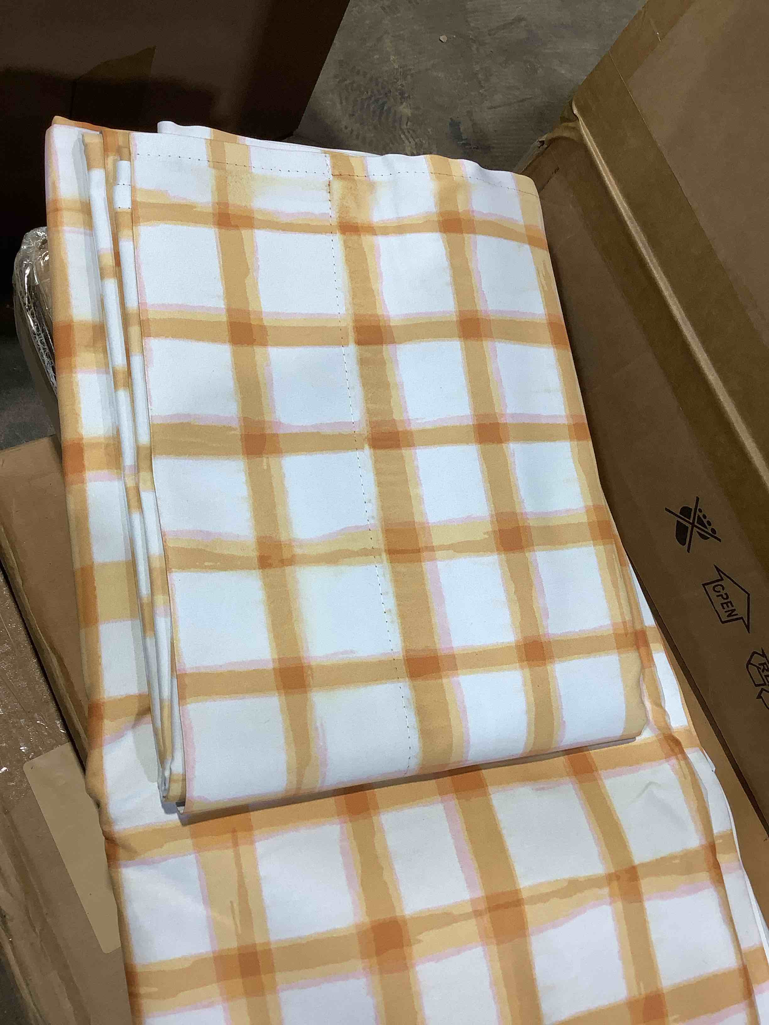 https://s3.amazonaws.com/lotting-images-prod/bidfta/GRA3880702_1778093011547.jpeg