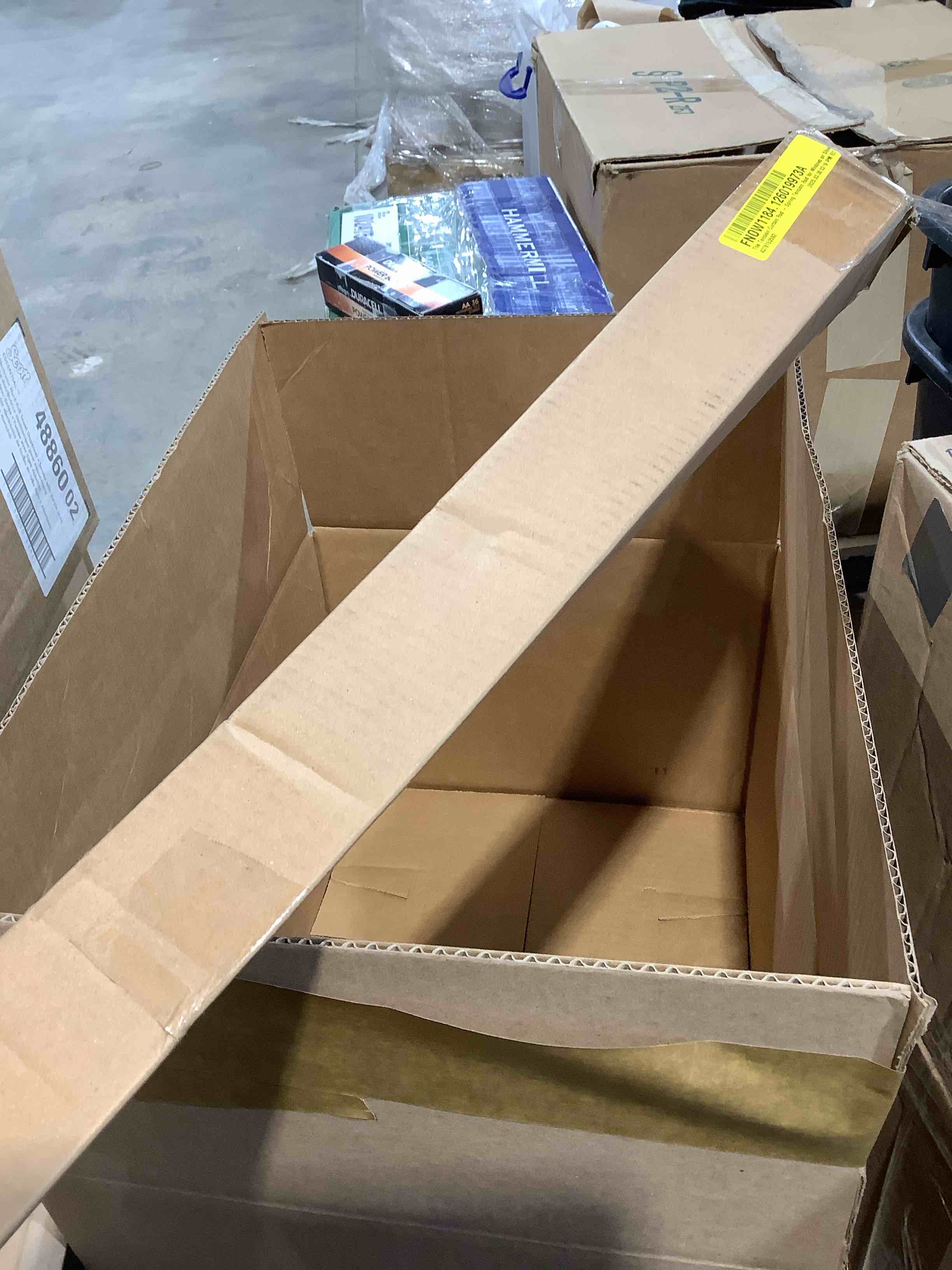 https://s3.amazonaws.com/lotting-images-prod/bidfta/GRA3880710_1778090968393.jpeg