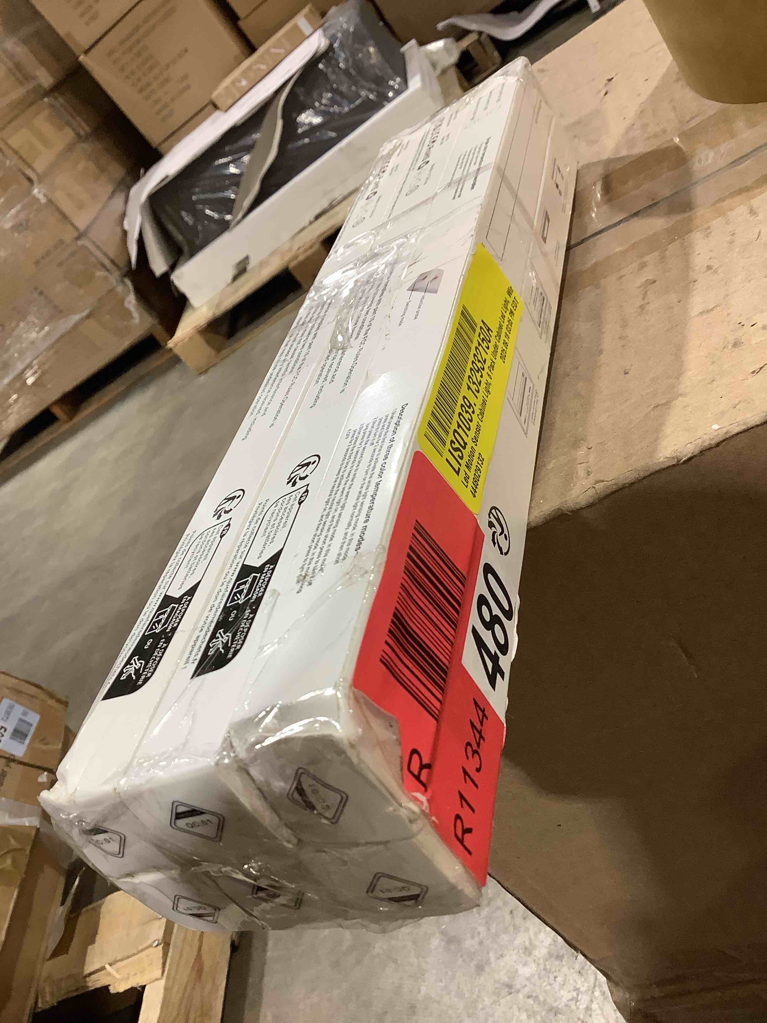 Condition photo showing Good Condition for led motion sensor cabinet light, 6 pack under cabinet led light