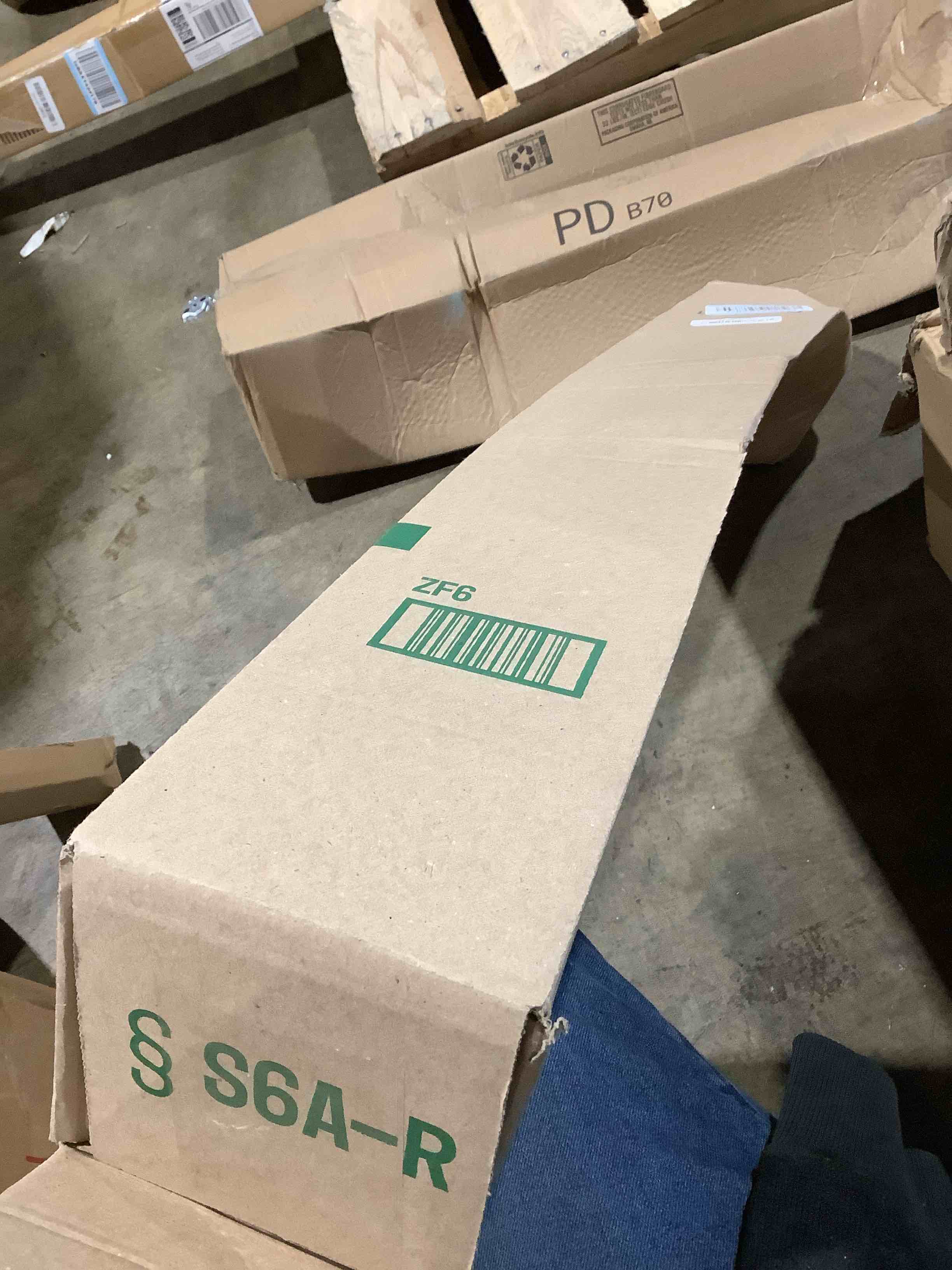 https://s3.amazonaws.com/lotting-images-prod/bidfta/GRA3881687_1779915207385.jpeg