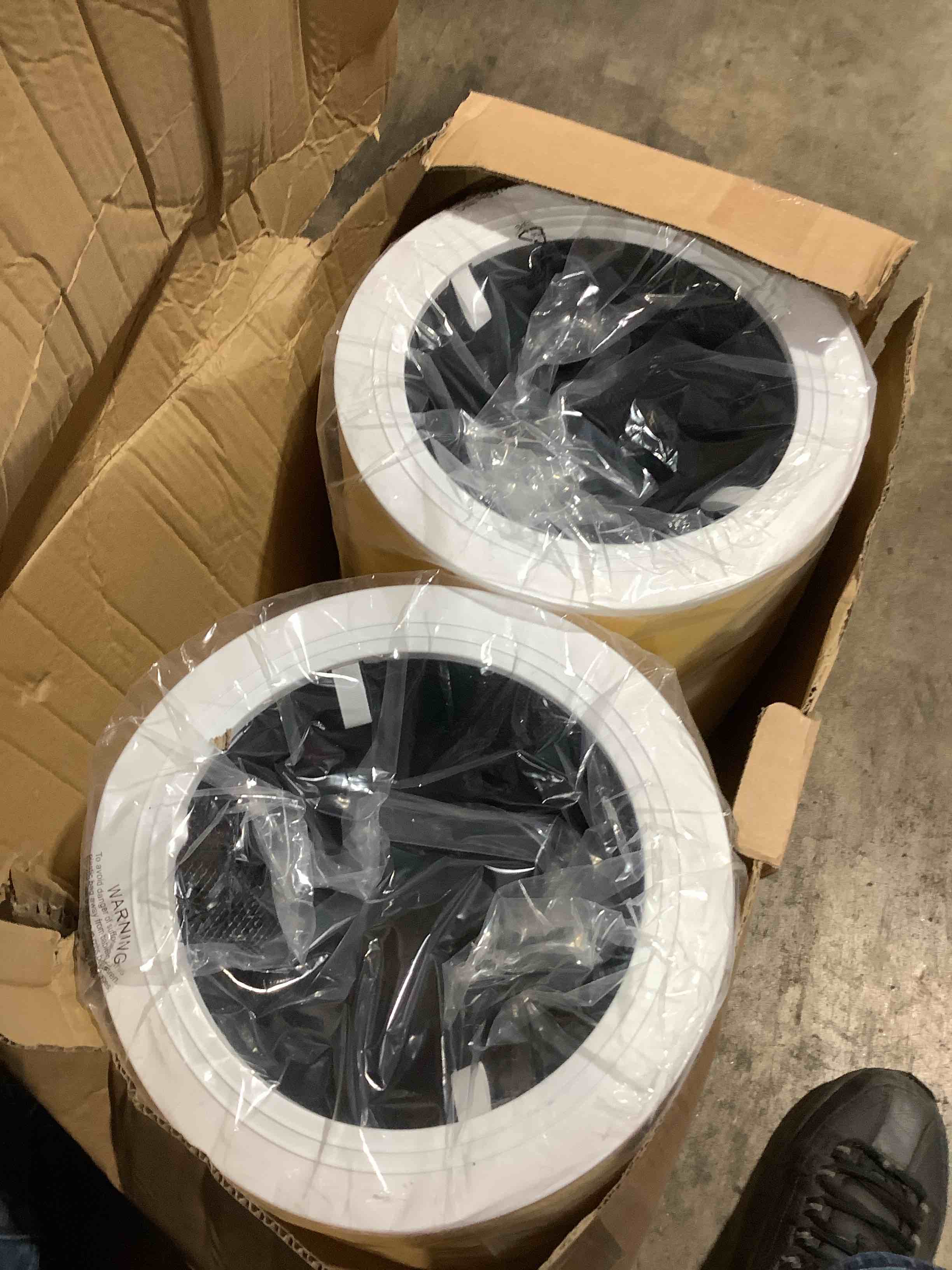 https://s3.amazonaws.com/lotting-images-prod/bidfta/GRA3881701_1779908307606.jpeg