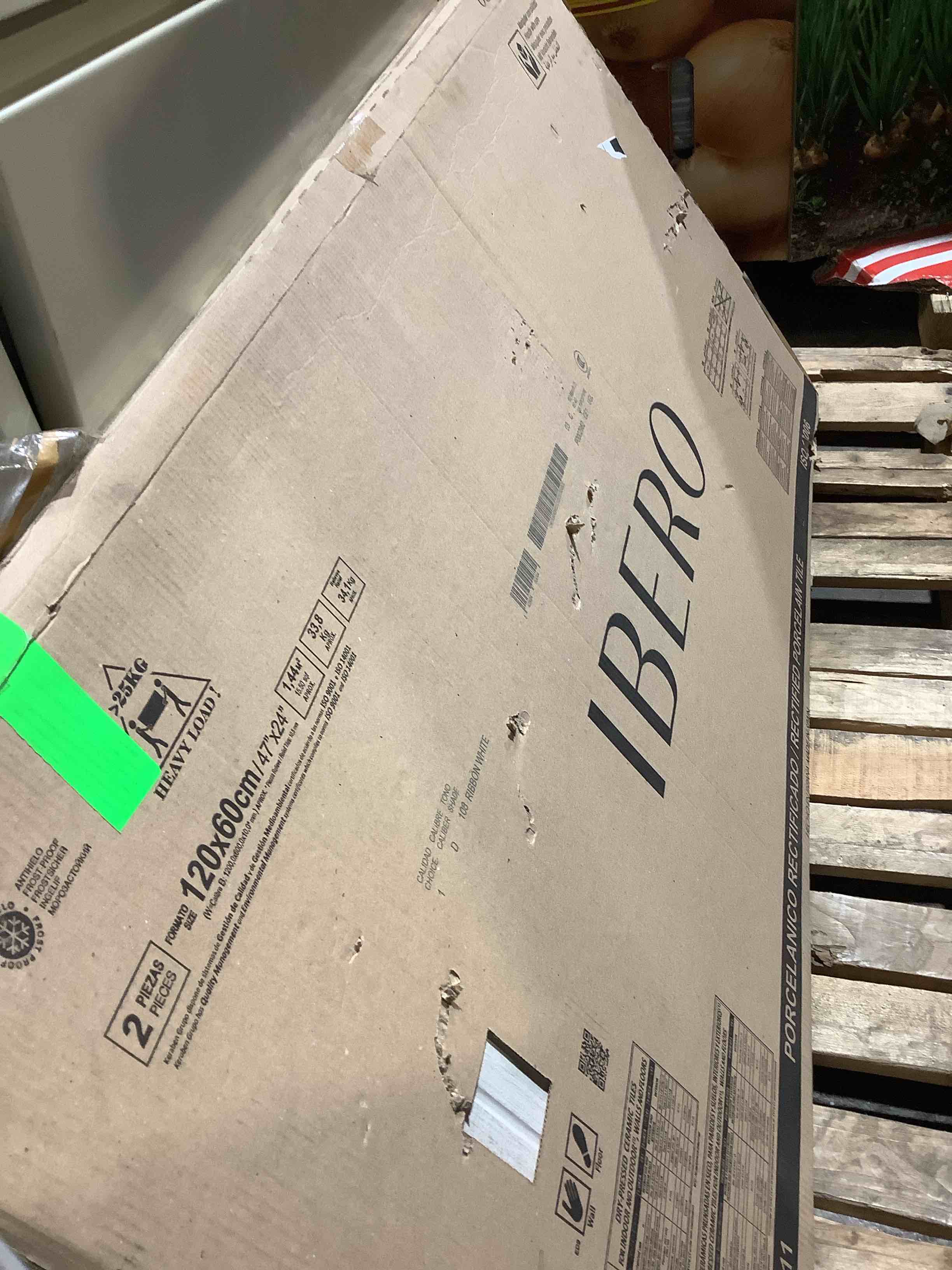Condition photo showing Good Condition for ibero tile 47" x 24", 108 ribbon white